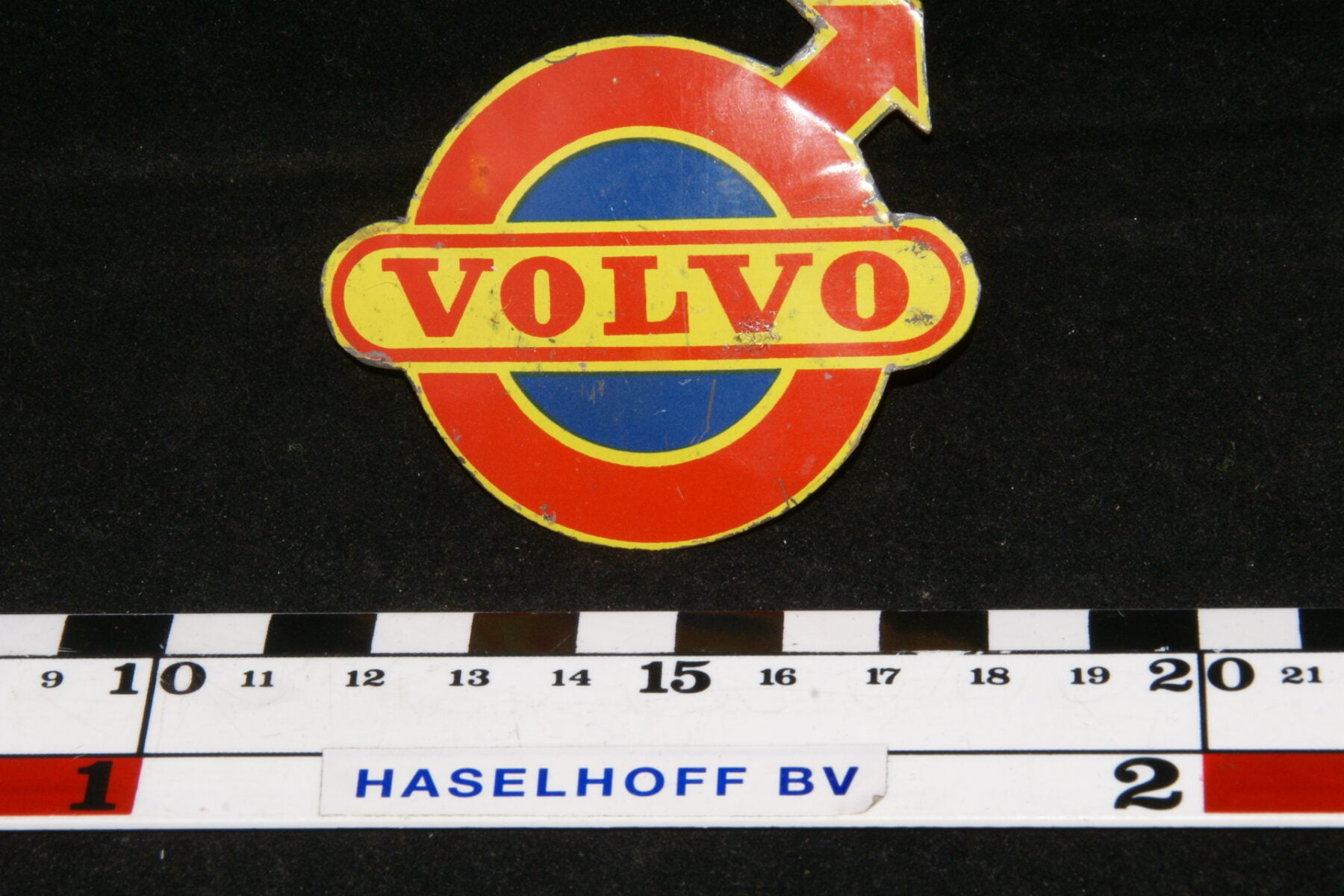badge VOLVO (oranje-geel) 141100-0715-0