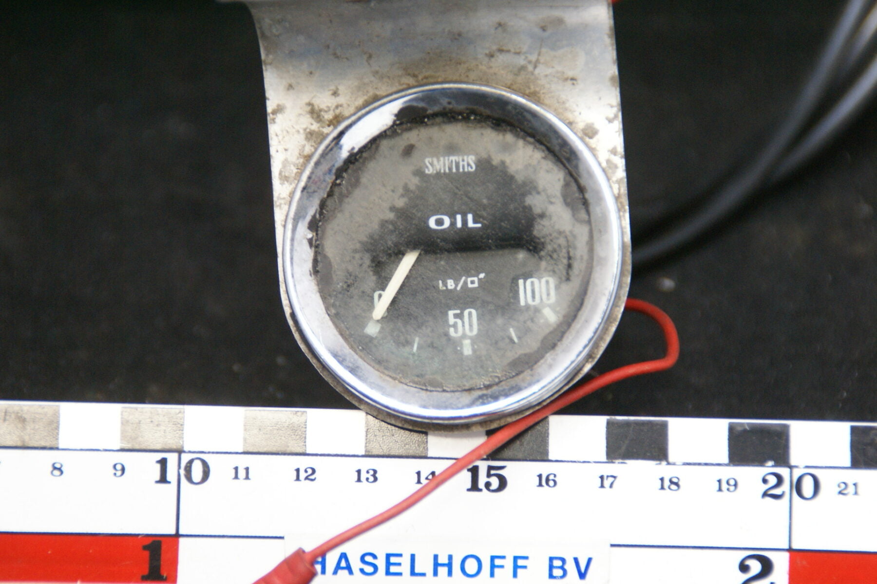 chroom paneel met SMITHS oliedrukmeter met glas en chroomrand 160413-4045-0