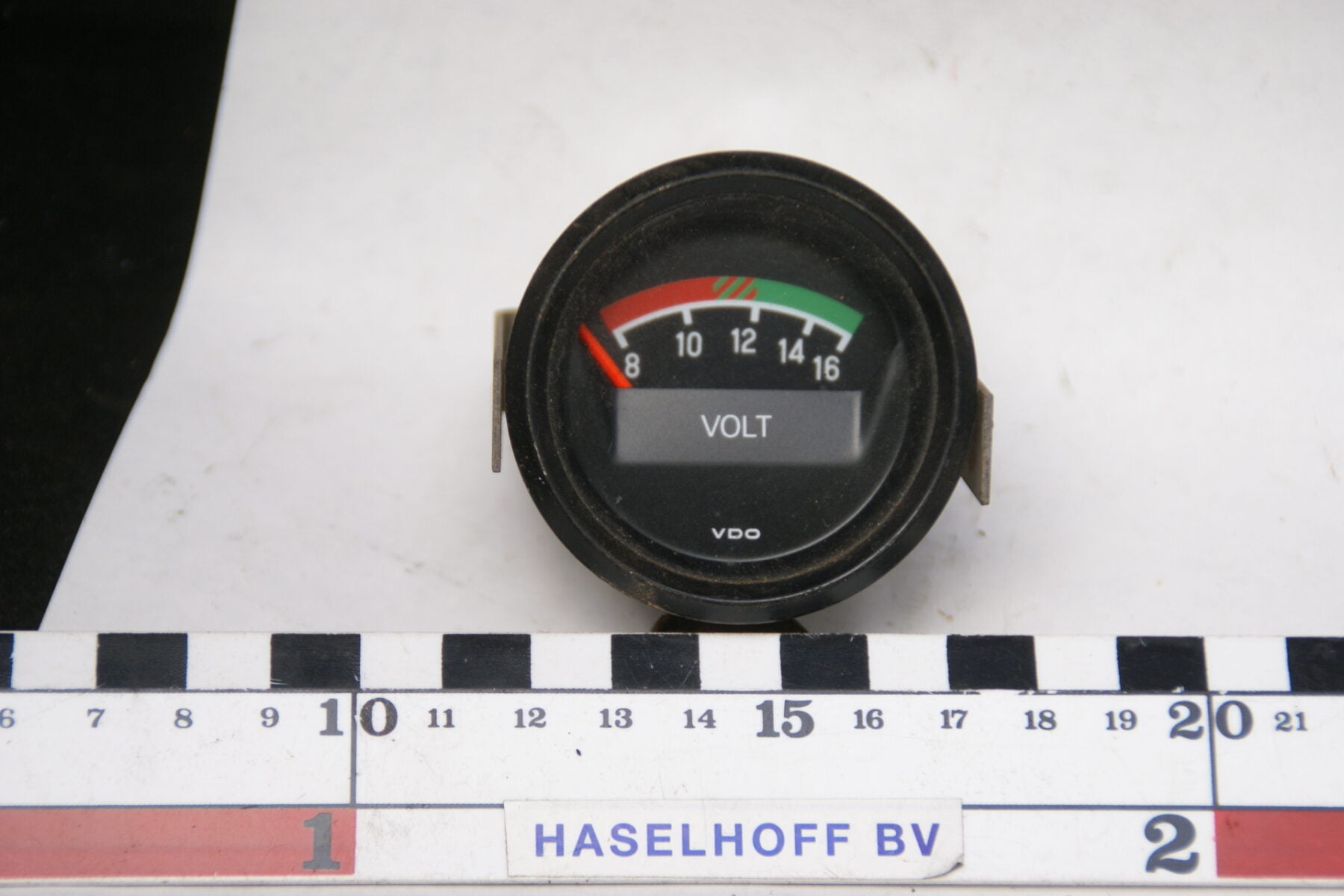 VDO voltmeter met glas en zwarte rand ca 52mm 160413-4055-0