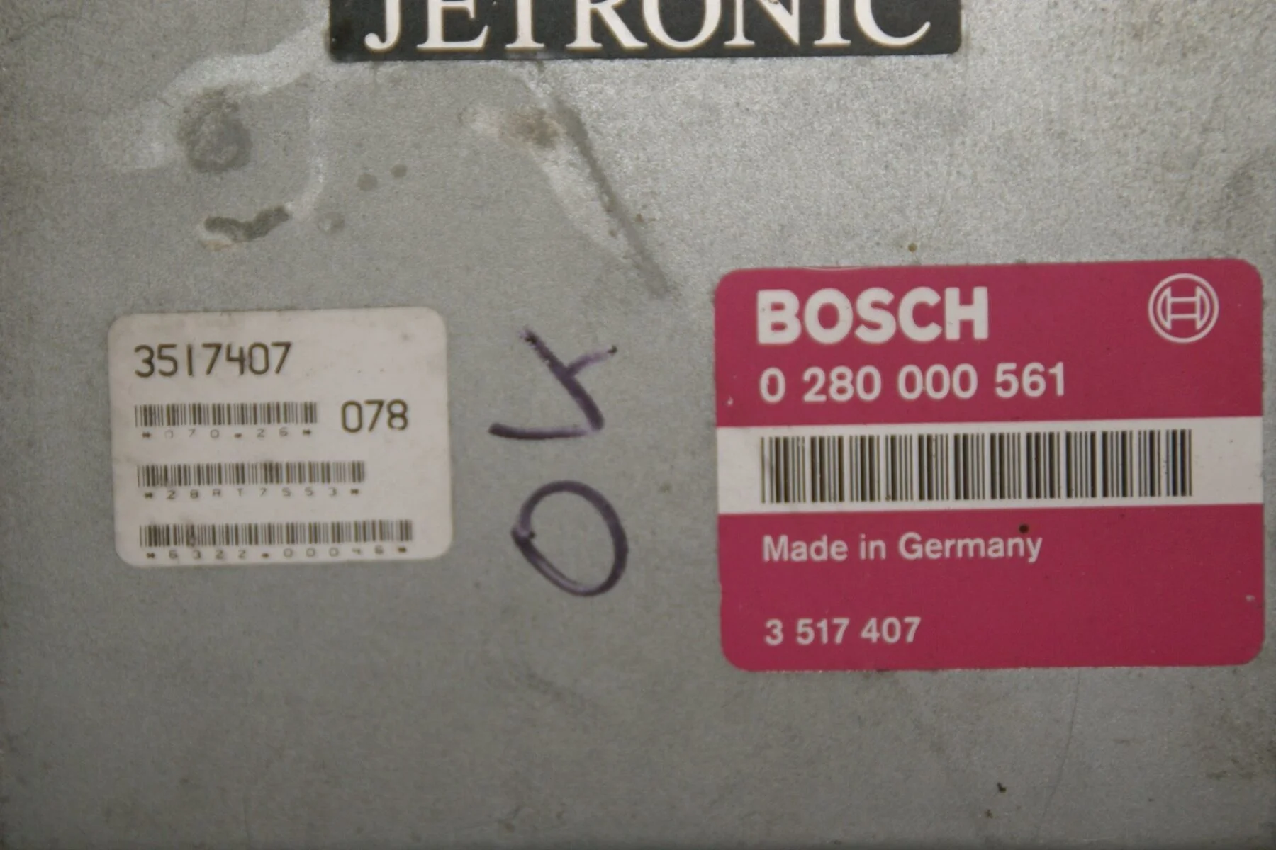 DSC00352 ecu BOSCH Jetronic Volvo B 230 F