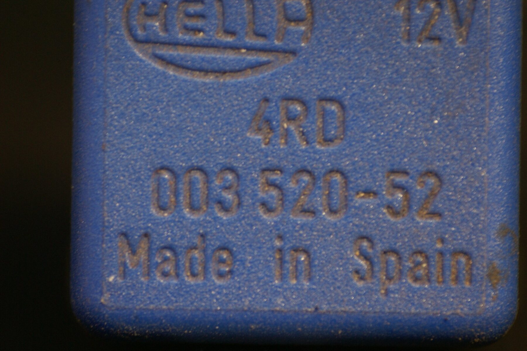DSC01079 relais Volvo Hella 003520-52