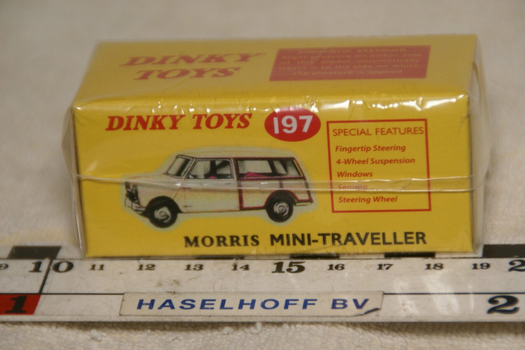 DSC08666 Morris Mini Traveller beige 1op43 Atlas Dinky Toys 4659101 MB