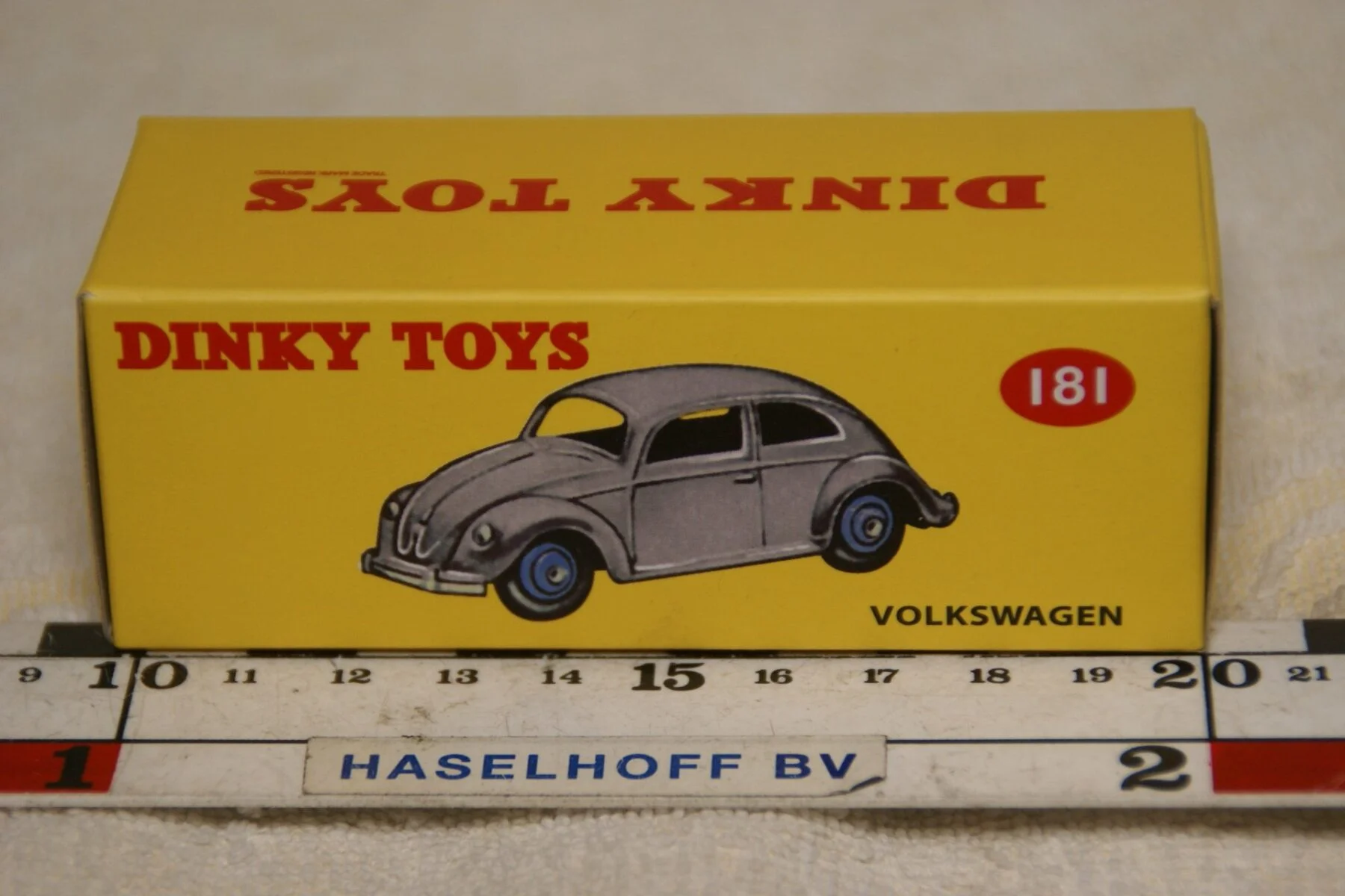 DSC08669 Volkswagen kever ovaaltje blauw 1op43 Atlas Dinky Toys MB