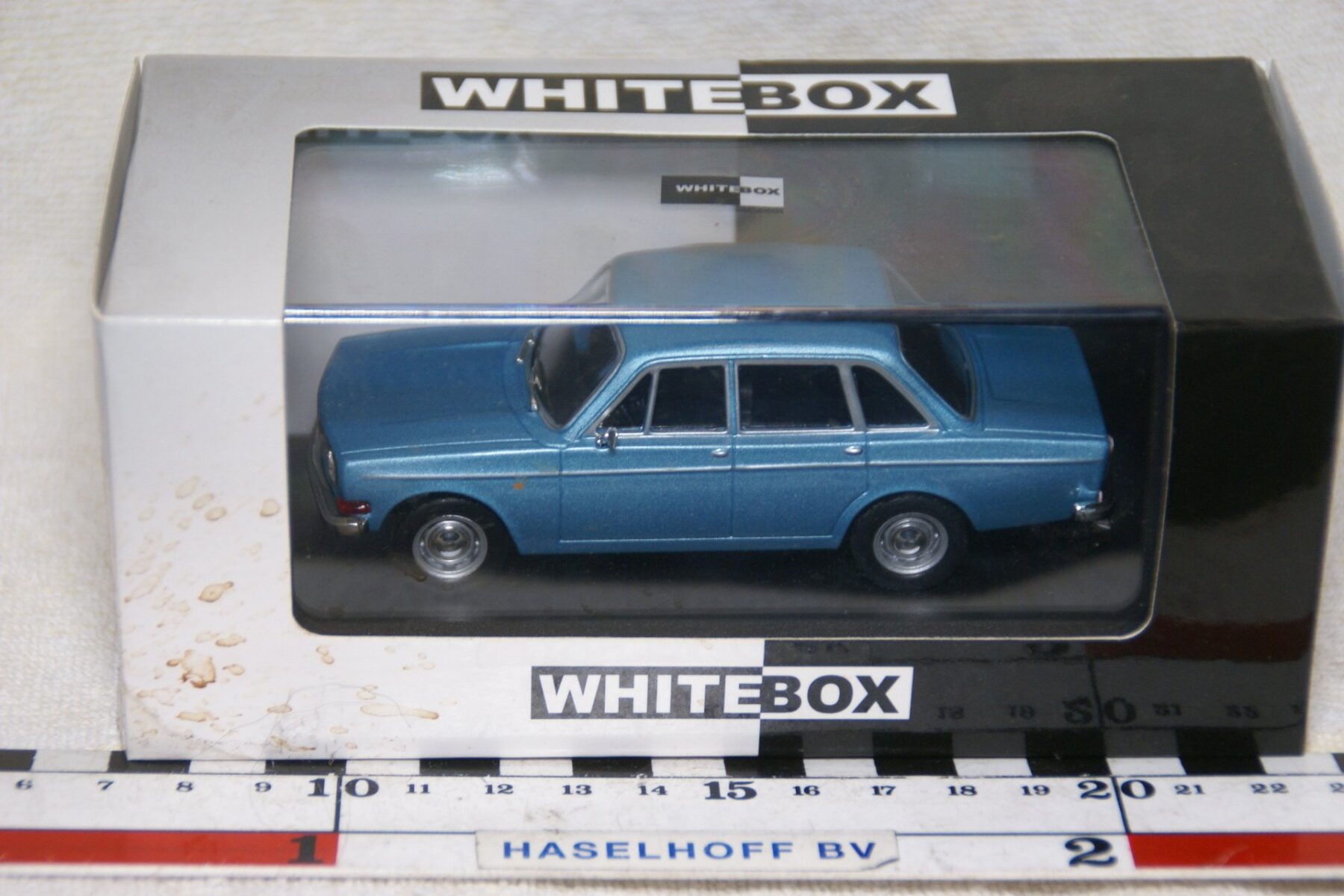 DSC08719 Volvo 144 blauw 1op43 Whitebox 186675 MB