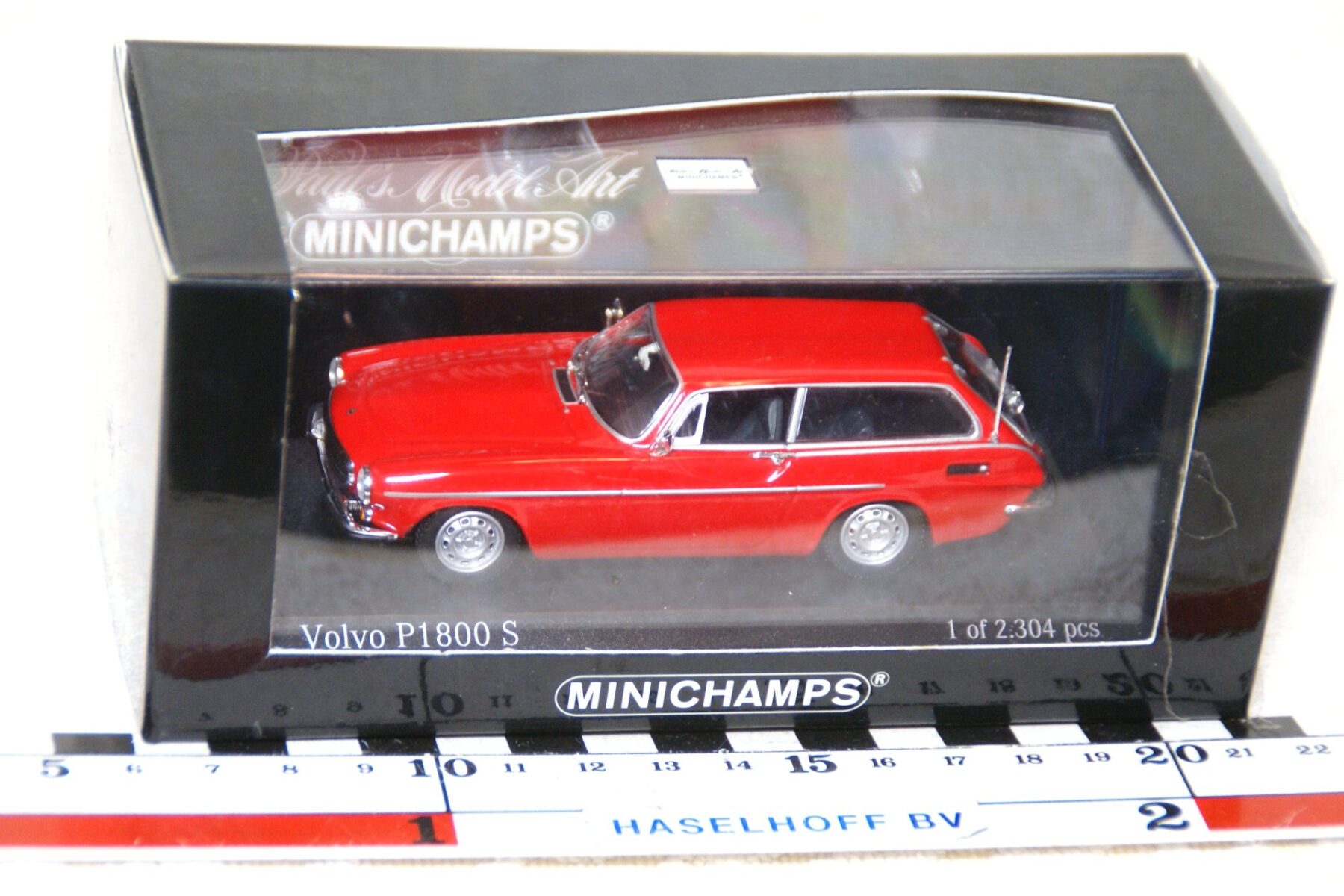 DSC08725 1972 Volvo 1800 ES rood 1op43 Minichamps 430171615 MB