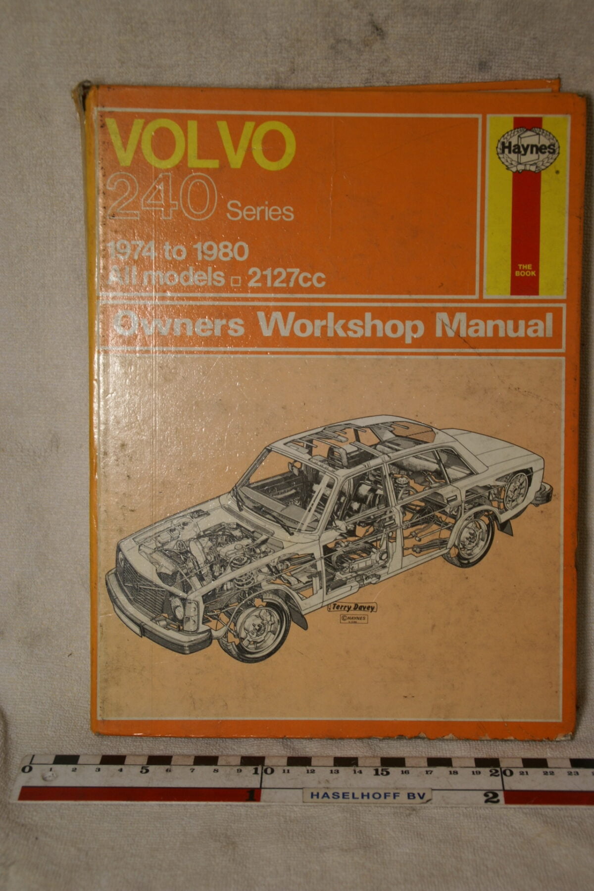 DSC00694 Volvo 240 Haynes Manual Engels