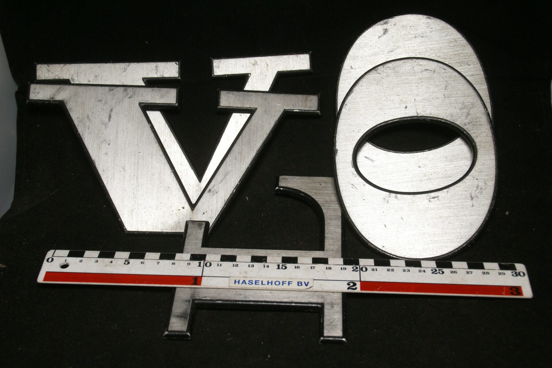 DSC00781 Volvo embleem letters ca 150 mm breed