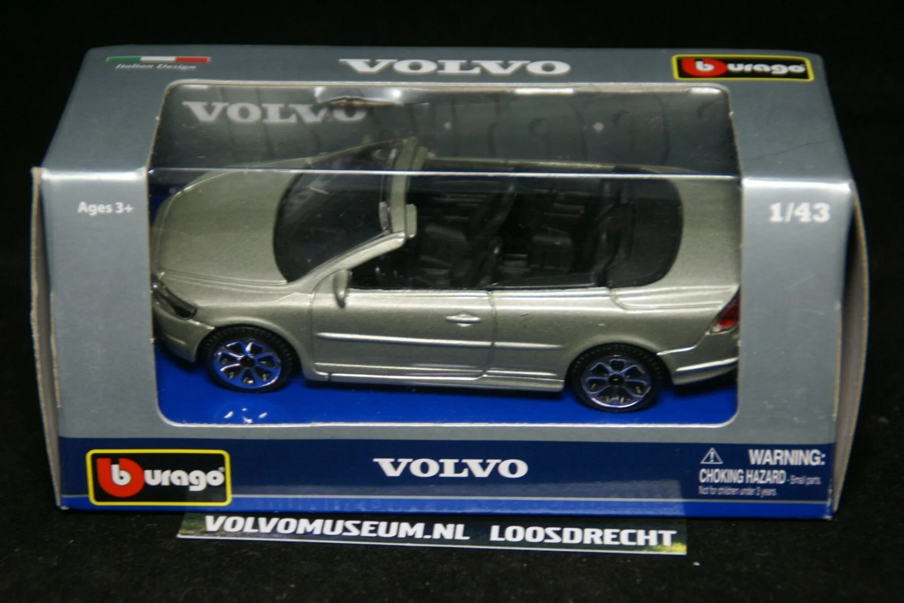 DSC02363 miniatuur Volvo C70 cabriolet grijsmet 1op43 Bburago 300006 MB