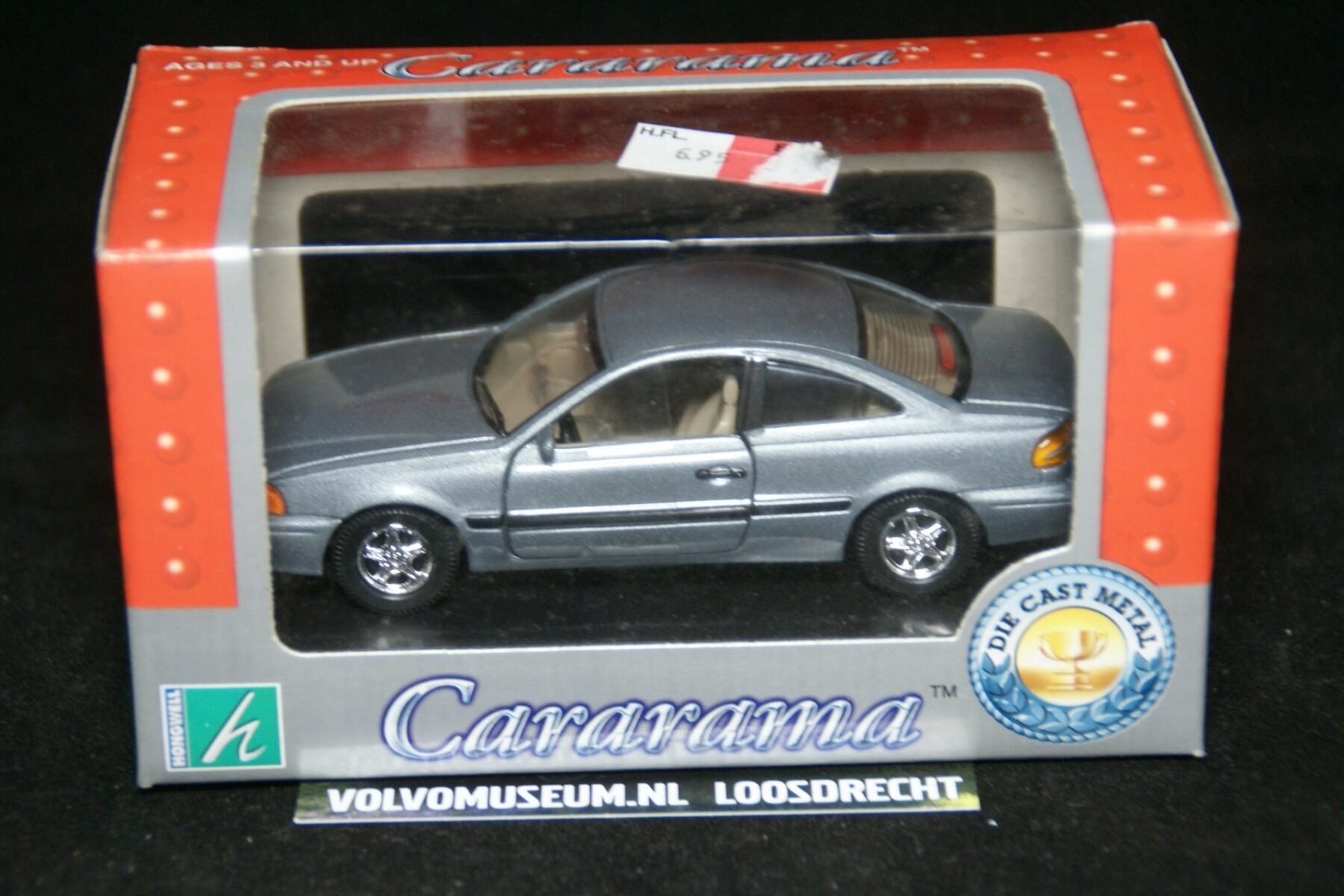 DSC02368 miniatuur Volvo C70 coupe zilvermet 1op43 Carrarama MB