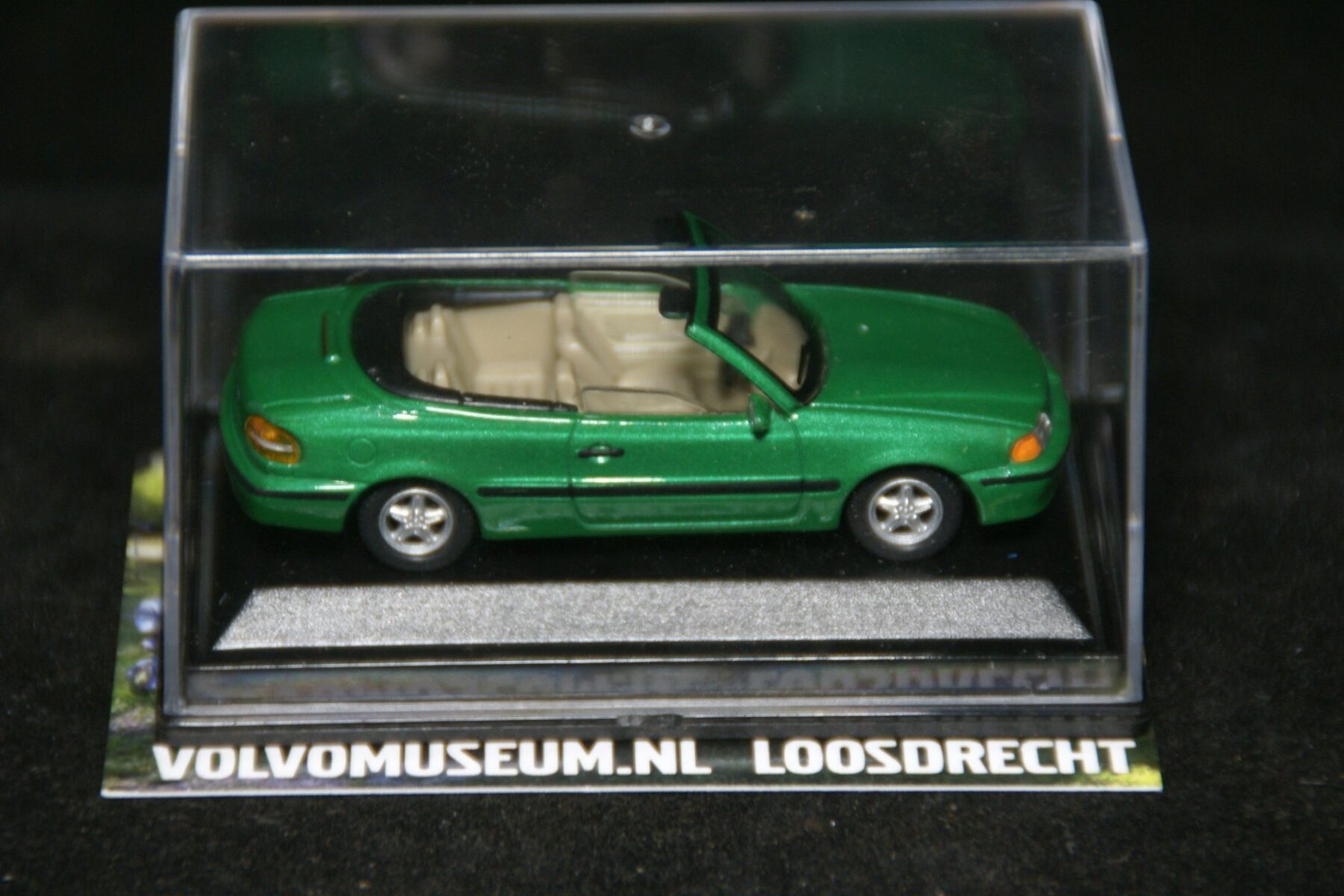 DSC02400 miniatuur Volvo C70 cabriolet groen 1op72 Brio MB