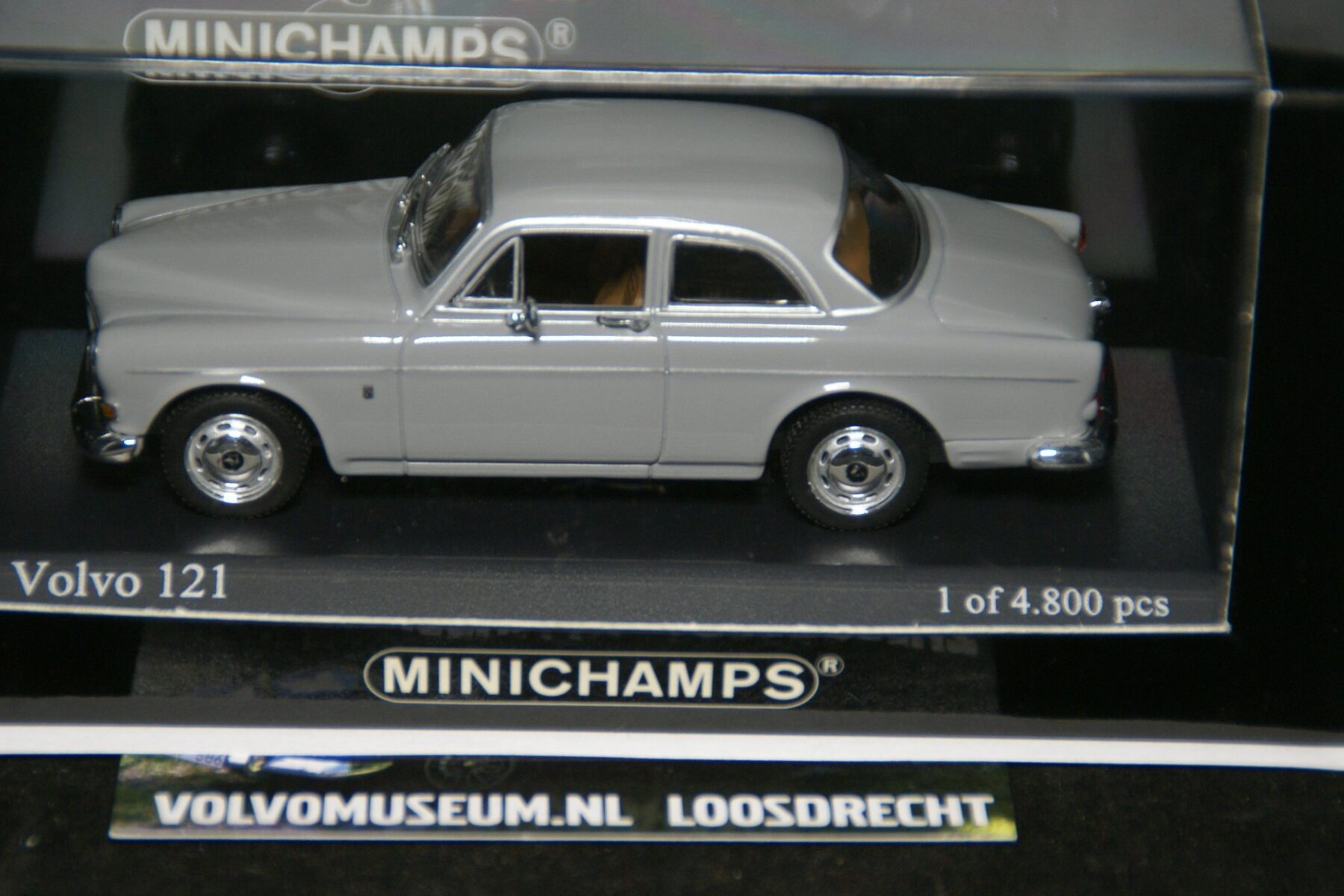 DSC02458 miniatuur 1966 Volvo Amazon 130 grijs 1op43 Minichamps 171001 1 van 4800 MB