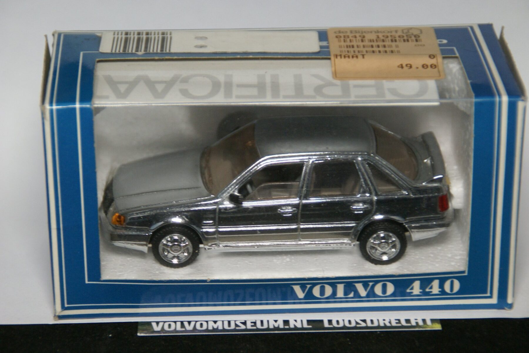 DSC02477 miniatuur Volvo 440 chroom 1op43 AHC MB