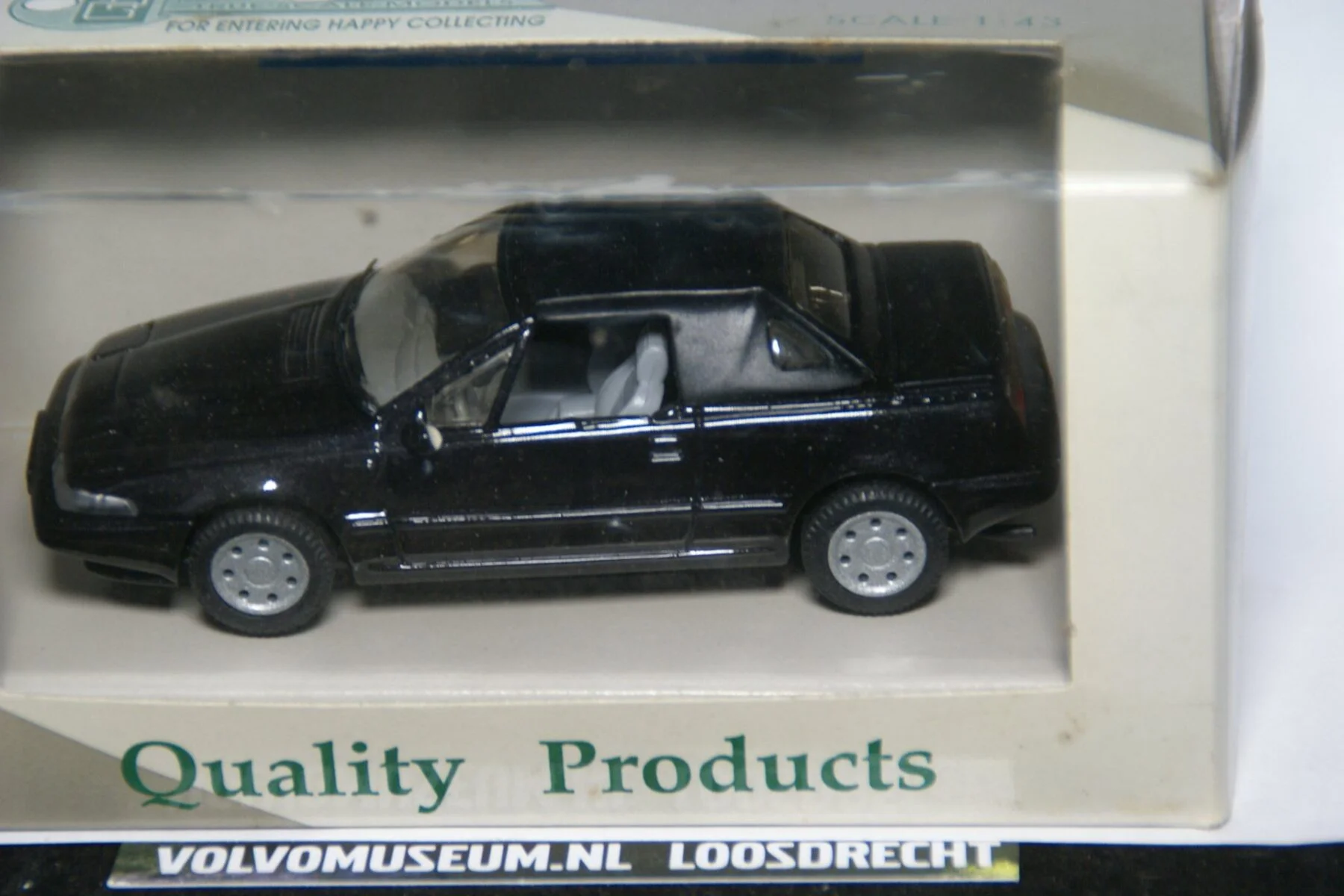 DSC02484 miniatuur Volvo 480ES cabriolet zwart 1op43 Doorkey MB