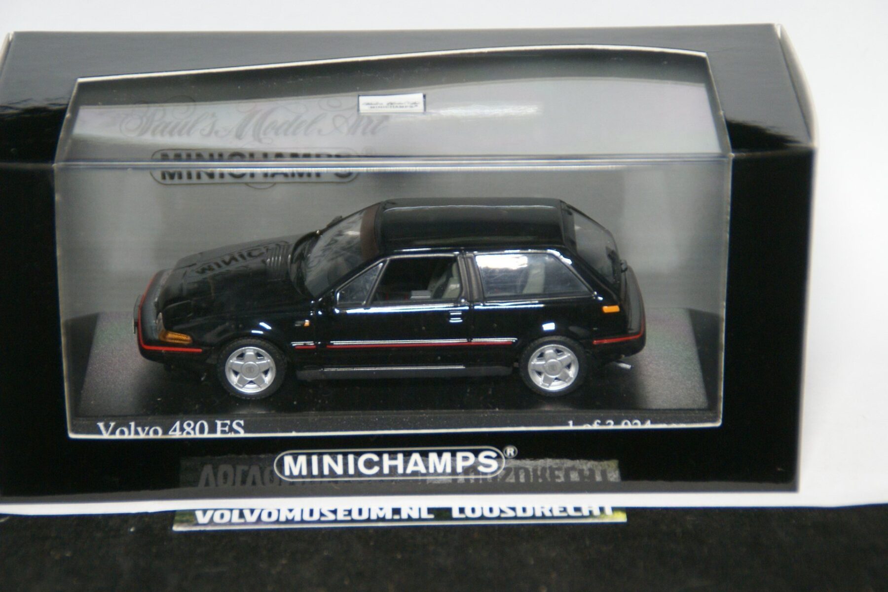 DSC02511 miniatuur 1986 Volvo 480ES zwart 1op43 Minichamps 171520 1 van 2976 MB