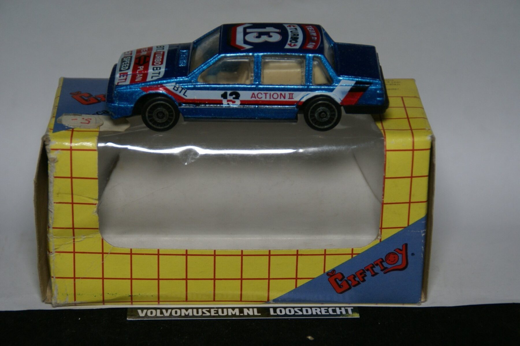 DSC02549 miniatuur Volvo 764 blauwmet 1op43 Gift Toy MB