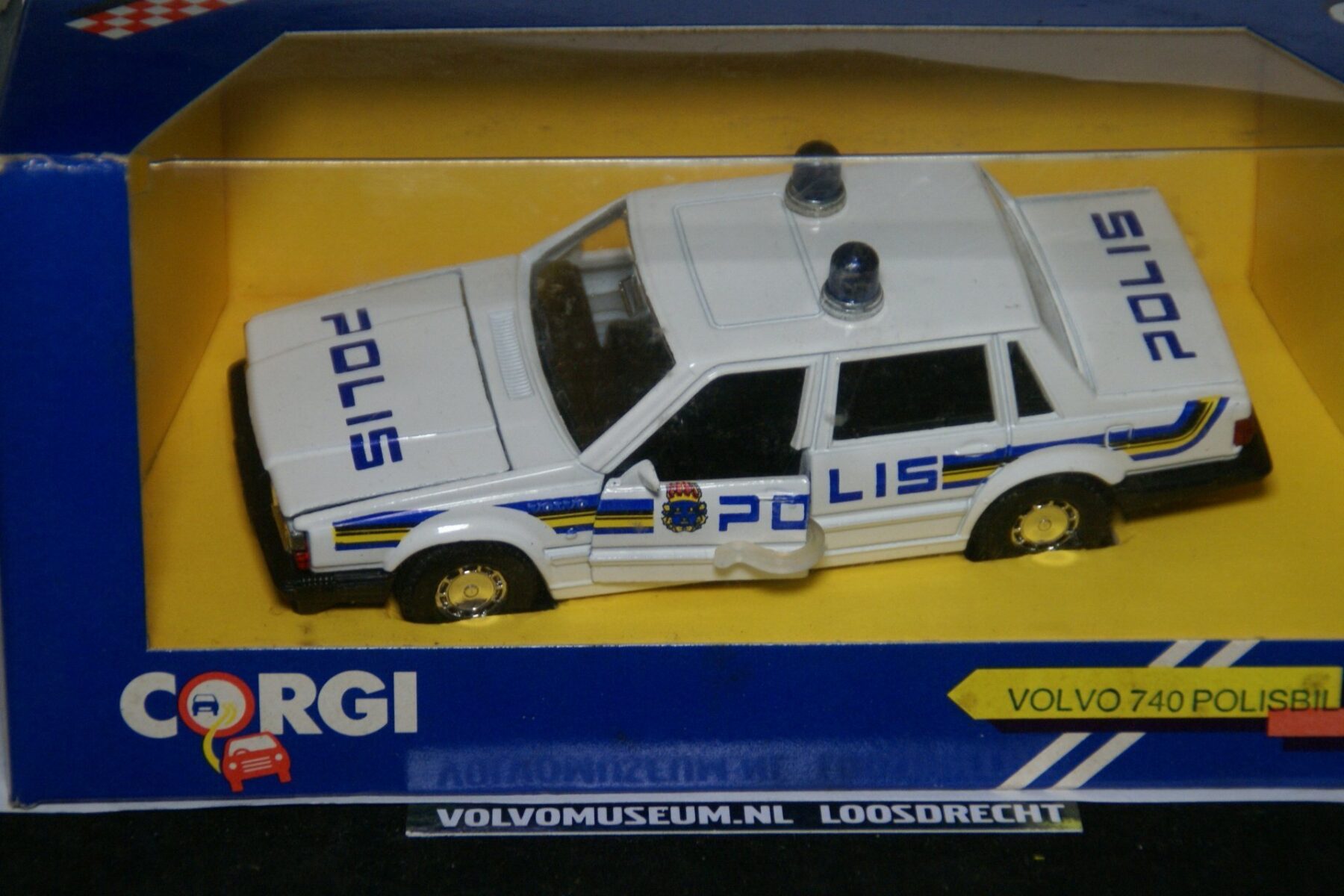 DSC02554 miniatuur Volvo 764 polis ca 1op40 Corgi Toys 10361 MB