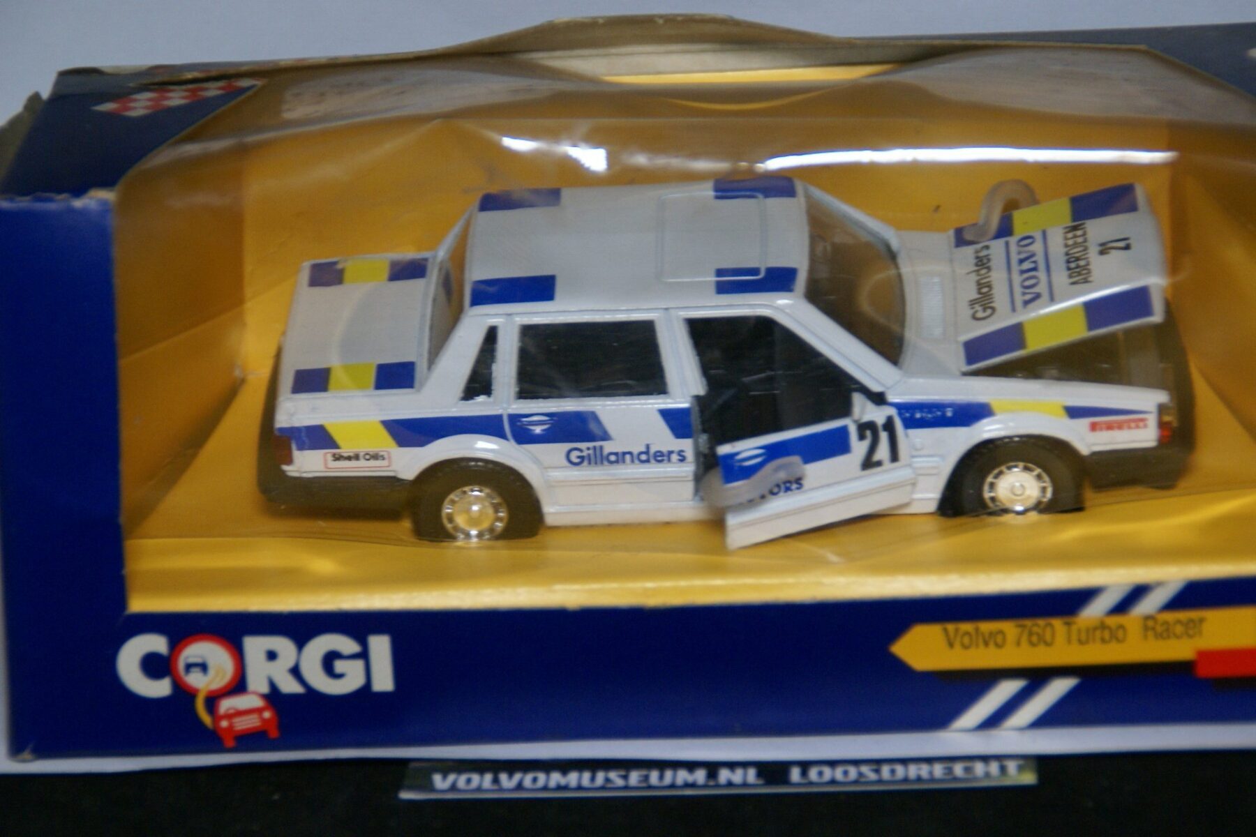 DSC02558 miniatuur Volvo 764 Gilanders Rally ca 1op40 Corgi Toys 10435 MB