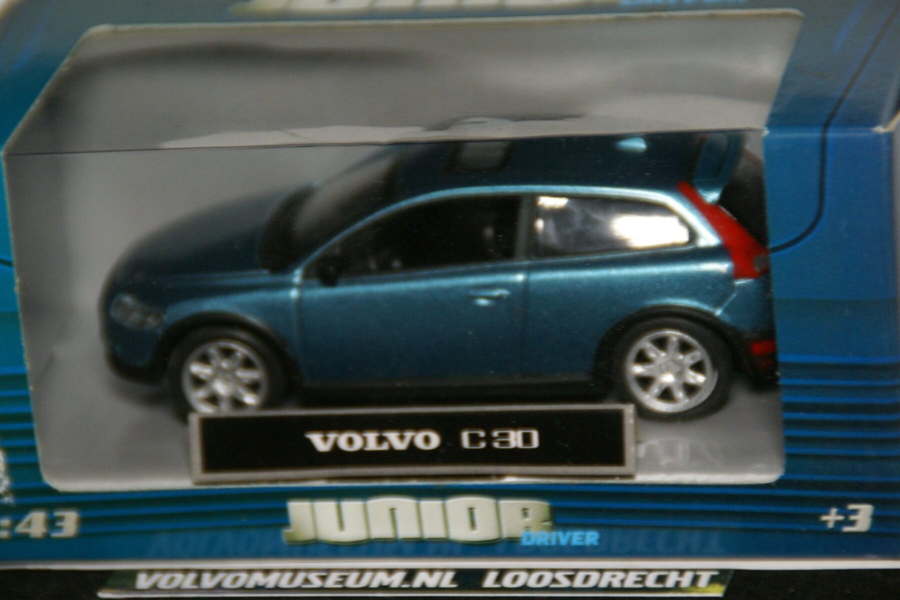 DSC02569 miniatuur Volvo C30 grijsblauwmet 1op43 Brio 078144 MB