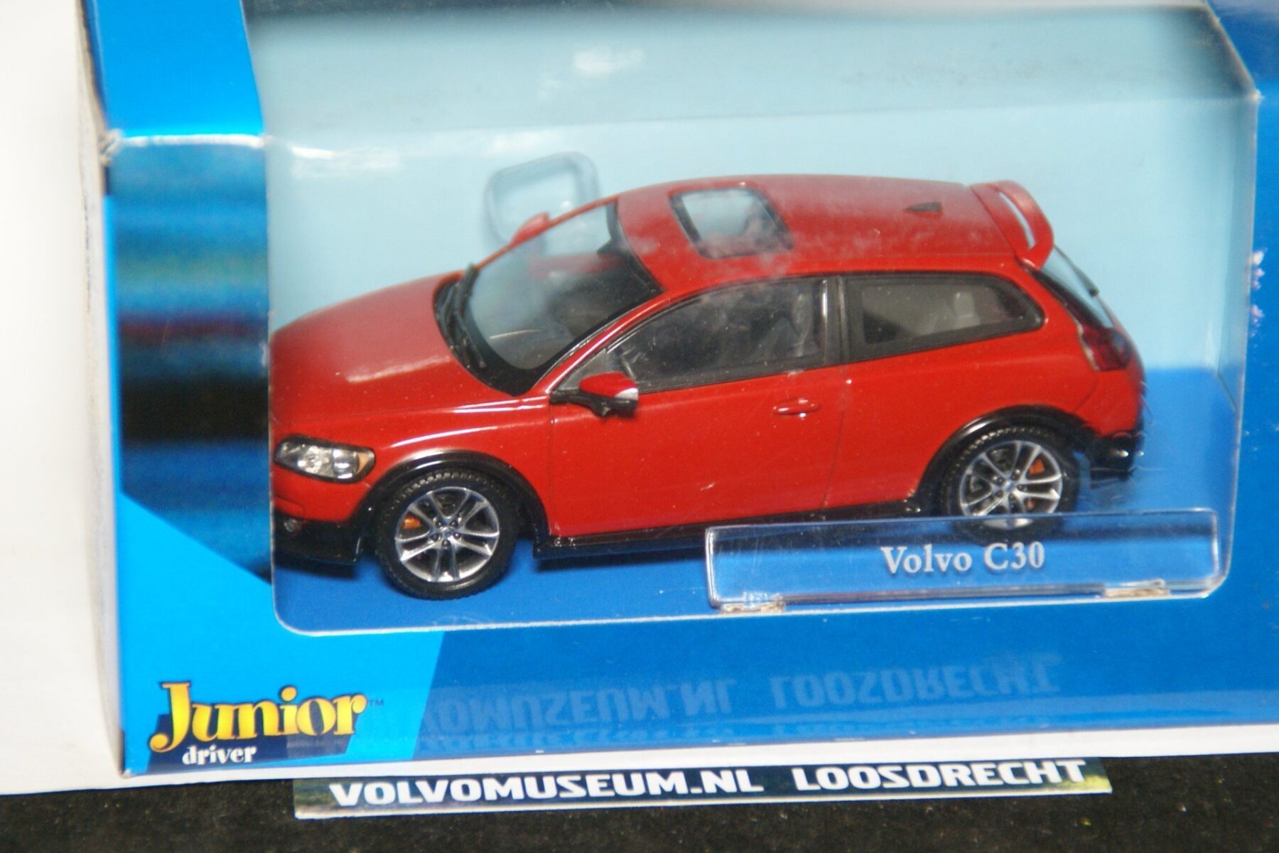 DSC02571 miniatuur Volvo C30 rood 1op43 Brio 078144 MB