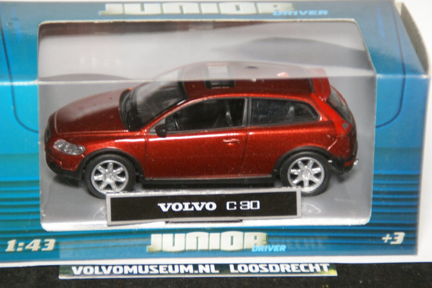 DSC02573 miniatuur Volvo C30 roodmet 1op43 Brio 078144 MB
