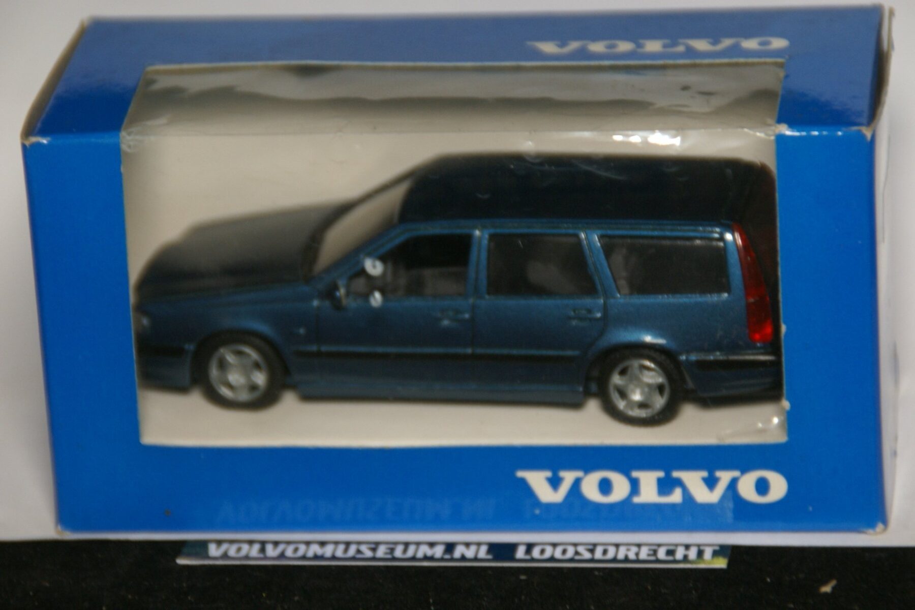 DSC02600 miniatuur Volvo 850 855 blauwmet1op43 AHC MB