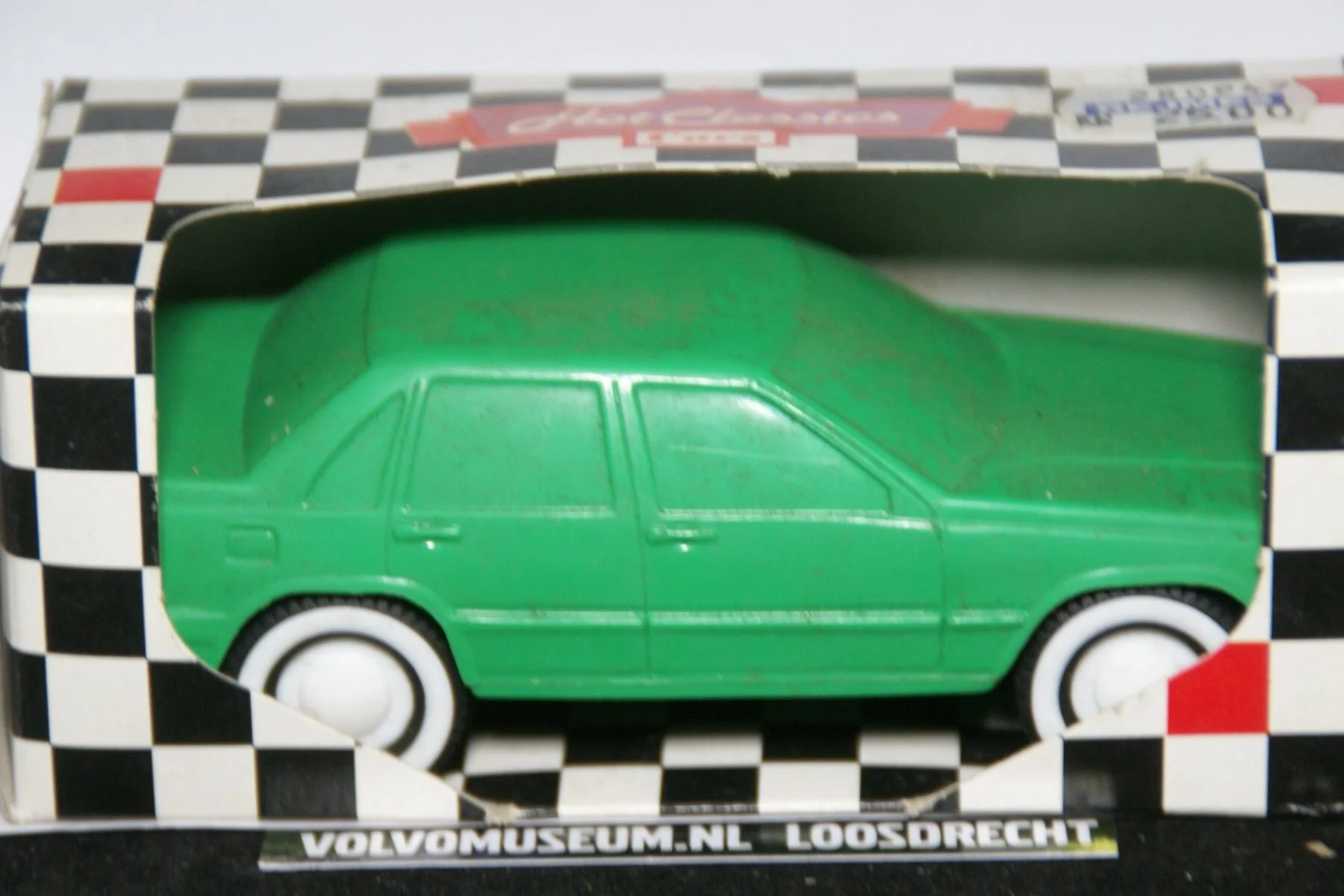 DSC02606 miniatuur Volvo 850 854 groen ca 1op40 Hot Classics 332004 MB