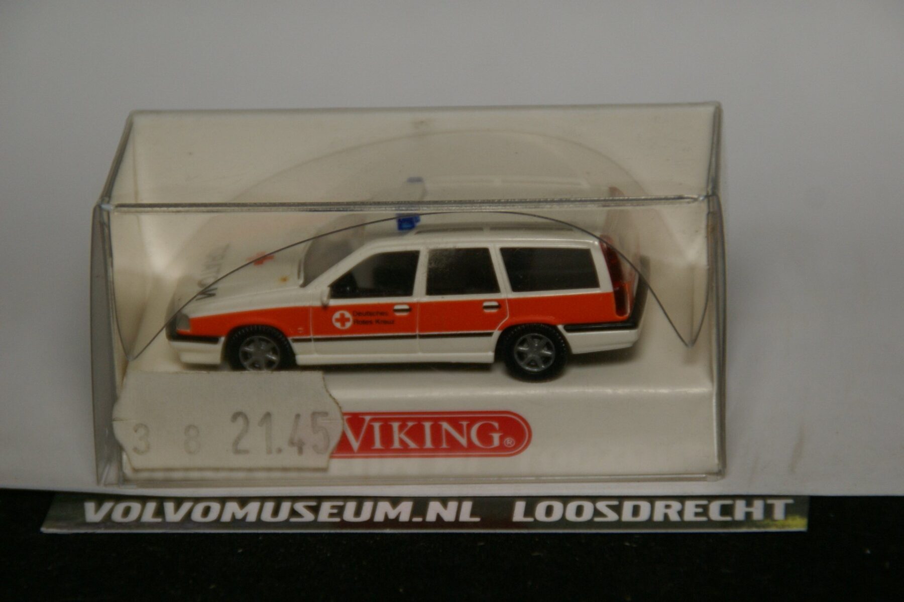 DSC02616 miniatuur Volvo 850 855 ambulans 1op87 Viking 071031 MB