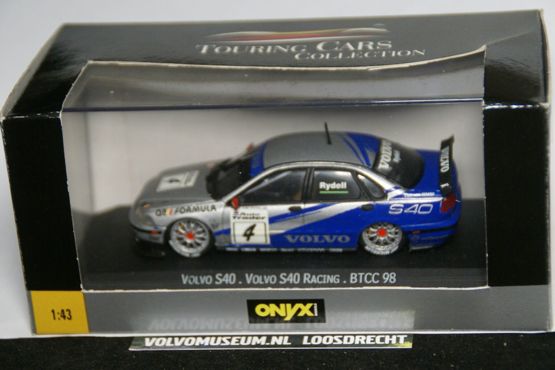 DSC02639 miniatuur Volvo S40 BTTC 98 blauw zilver 1op43 Onyx MB