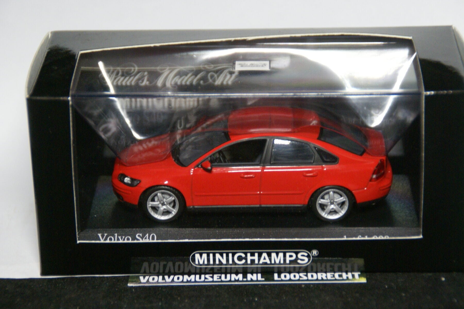 DSC02641 miniatuur Volvo S40 rood 1op43 Minichamps 1 van 1.008 MB