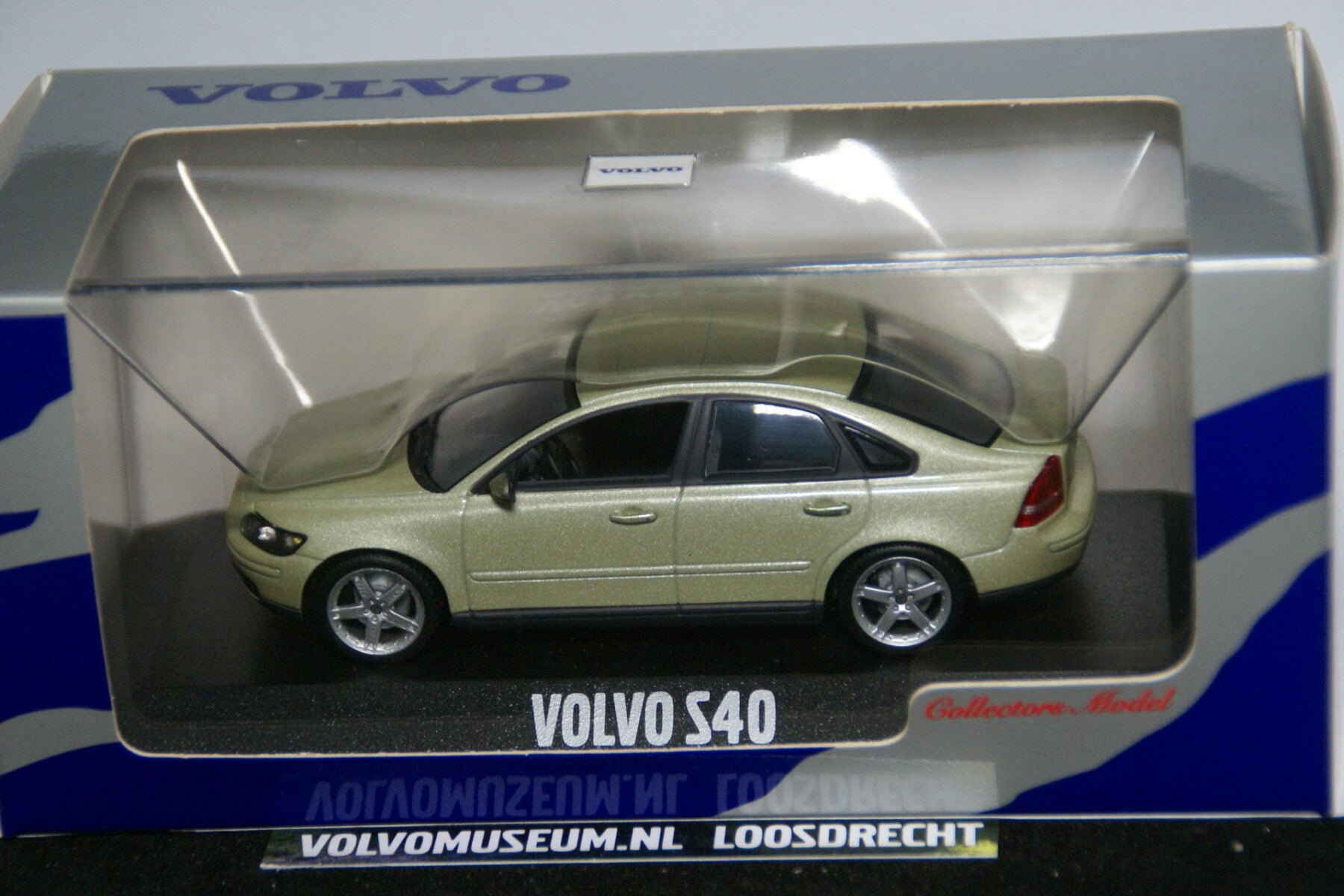 DSC02643 miniatuur Volvo S40 groen 1op43 Volvo (Minichamps) MB