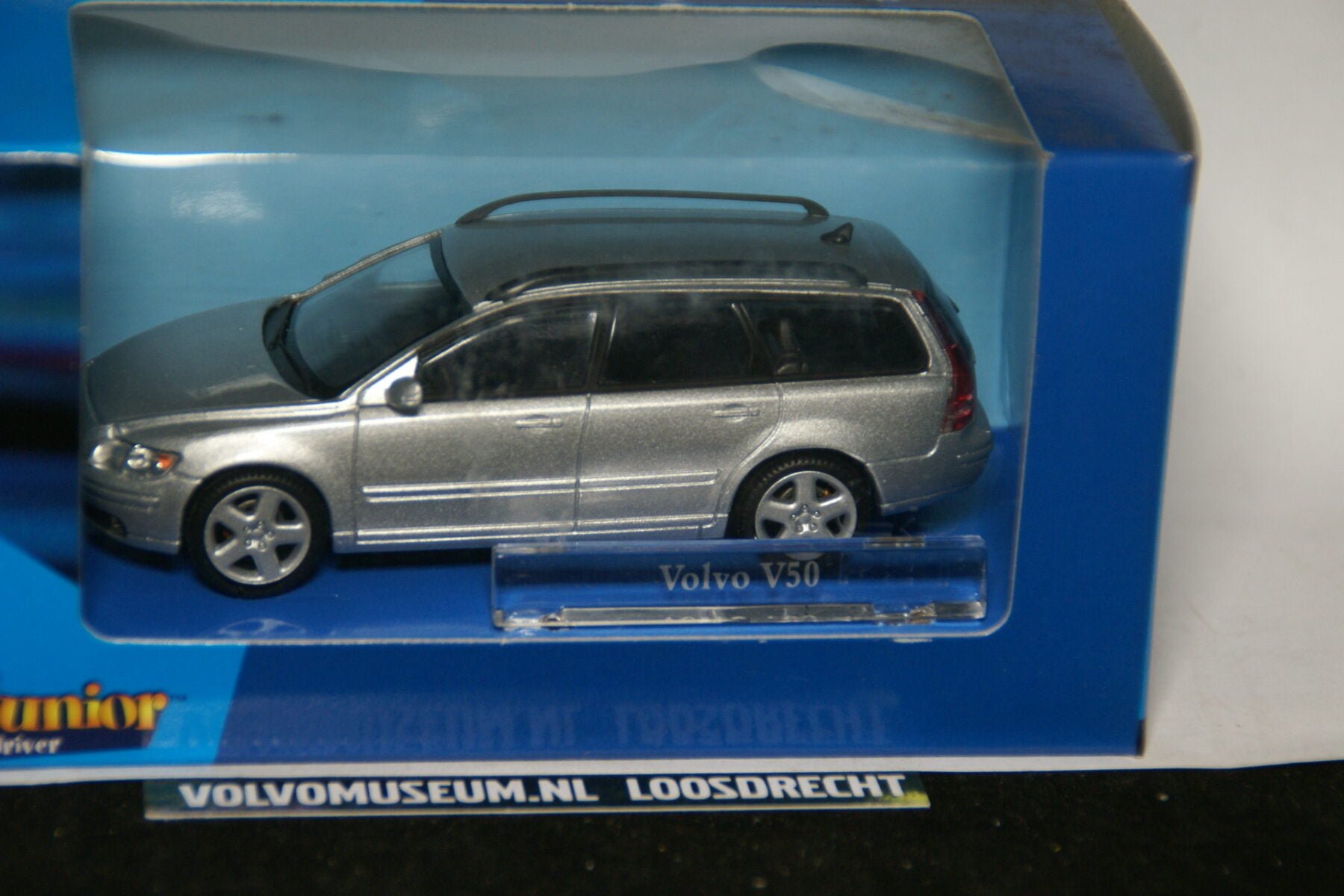 DSC02659 miniatuur Volvo V50 zilvermet 1op43 Brio 027241 MB