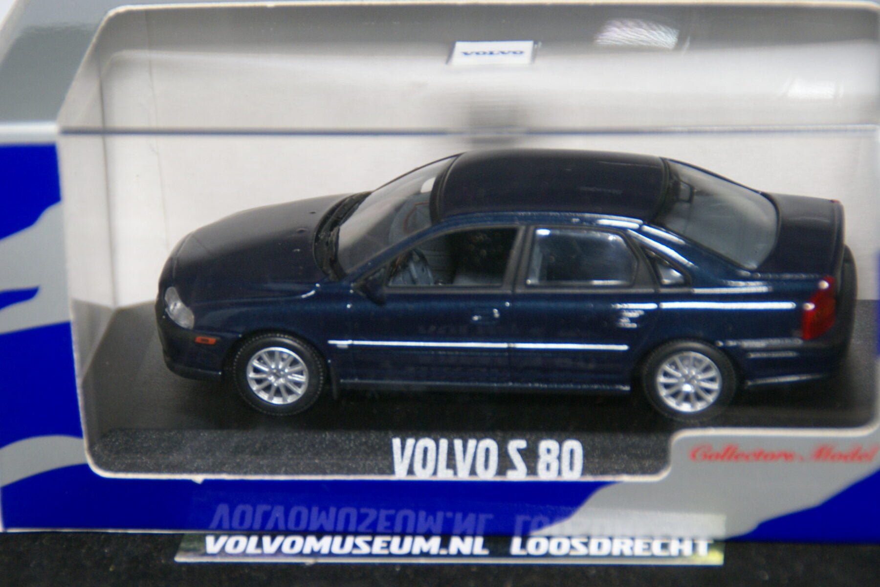 DSC02709 miniatuur Volvo S80 blauwmet 1op43 Volvo (Minichamps) MB