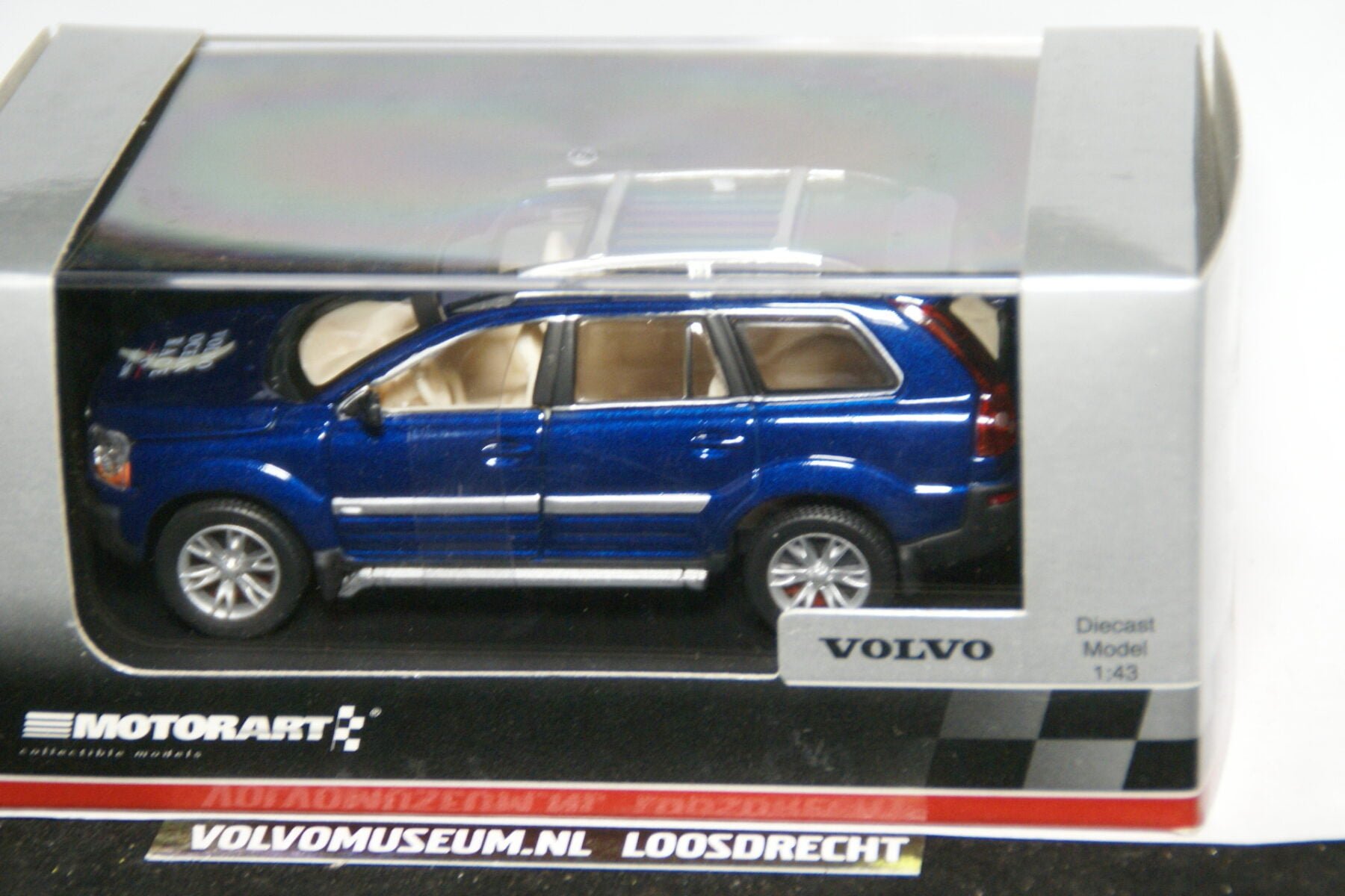 DSC02722 miniatuur Volvo XC0 Ocean Race blauw1op43 Motorart 904591 MB