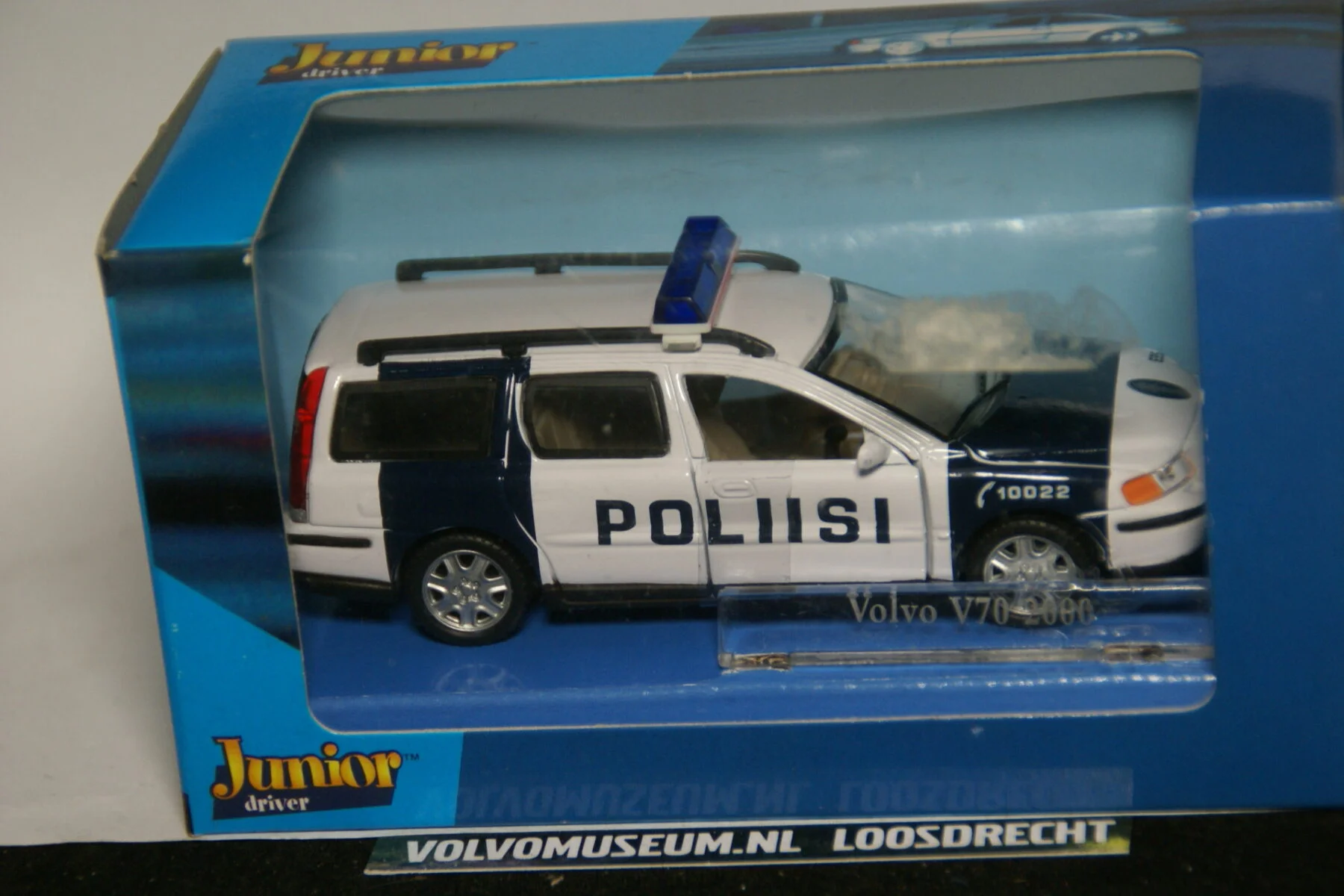 DSC02845 miniatuur 2000 Volvo V70 poliisi 1op43 Brio  017389 MB