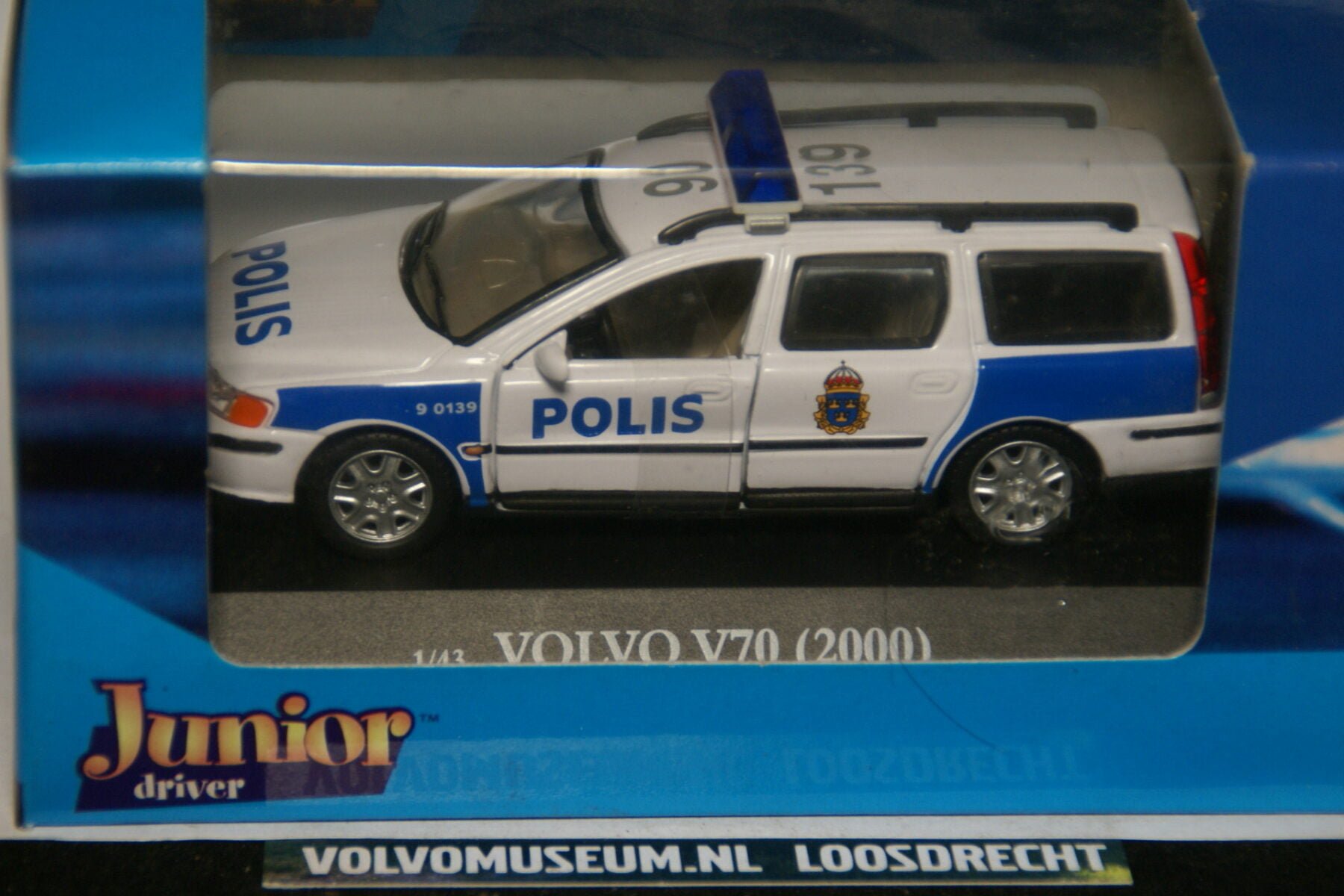 DSC02849 miniatuur 2000 Volvo V70 polis wit blauw 1op43 Brio 181673 MB