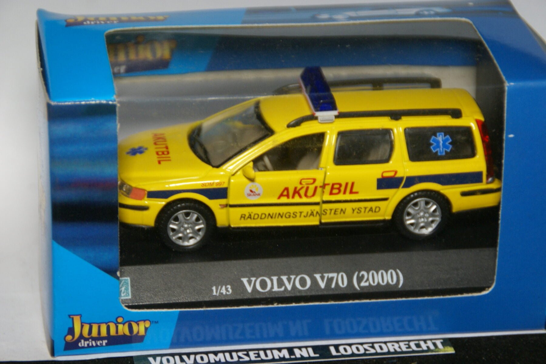 DSC02856 miniatuur 2000 Volvo V70 Akutbil geel 1op43 Brio  181697 MB