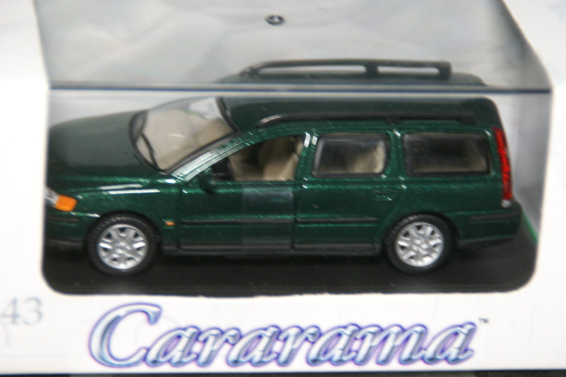 DSC02877 miniatuur Volvo V70 groenmet 1op43 Carrarama 001432 MB