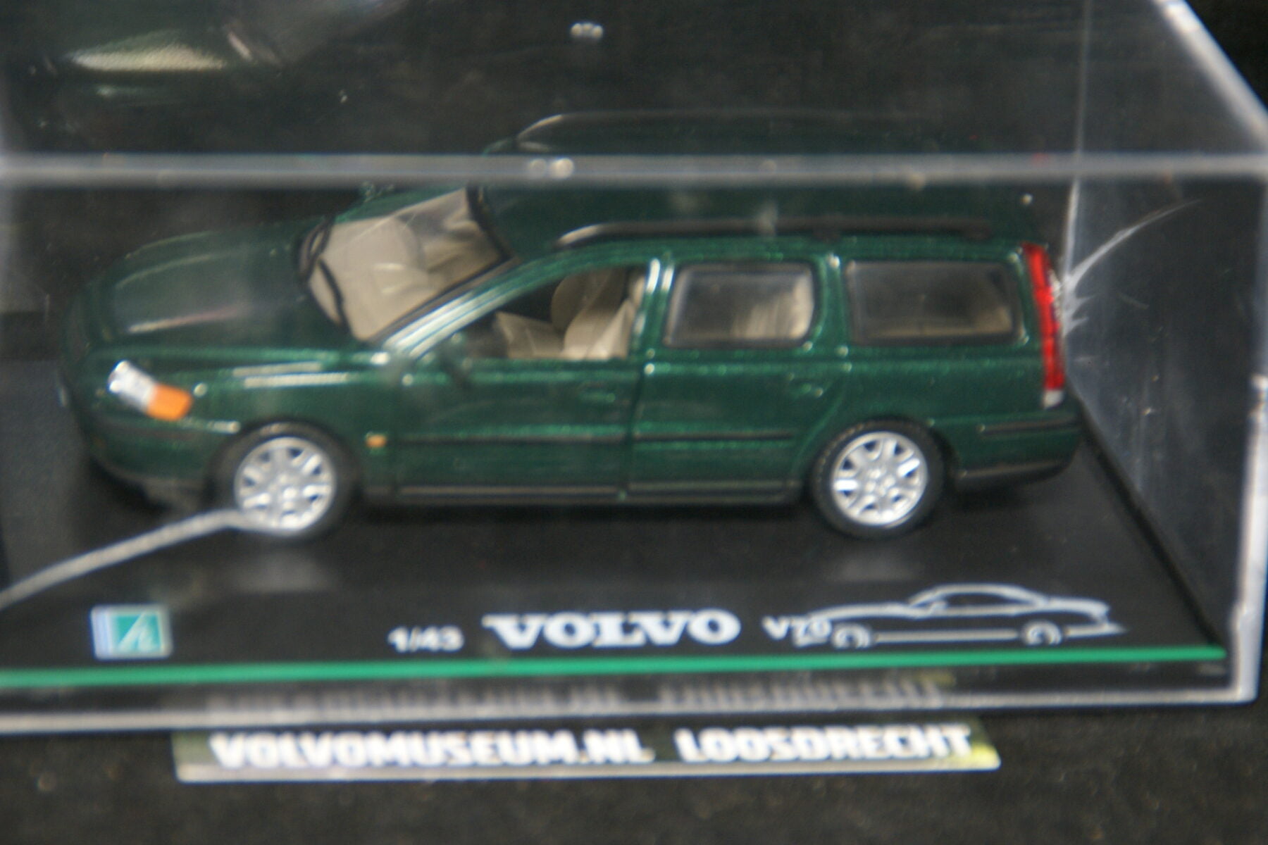 DSC02907 miniatuur Volvo V70 groenmet 1op43 Brio MB