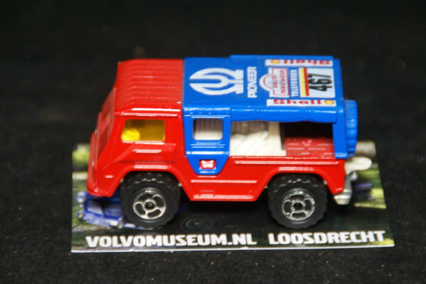 DSC02956 miniatuur Volvo C202 Laplander rood Pioneer ca 1op70 Majorette mint