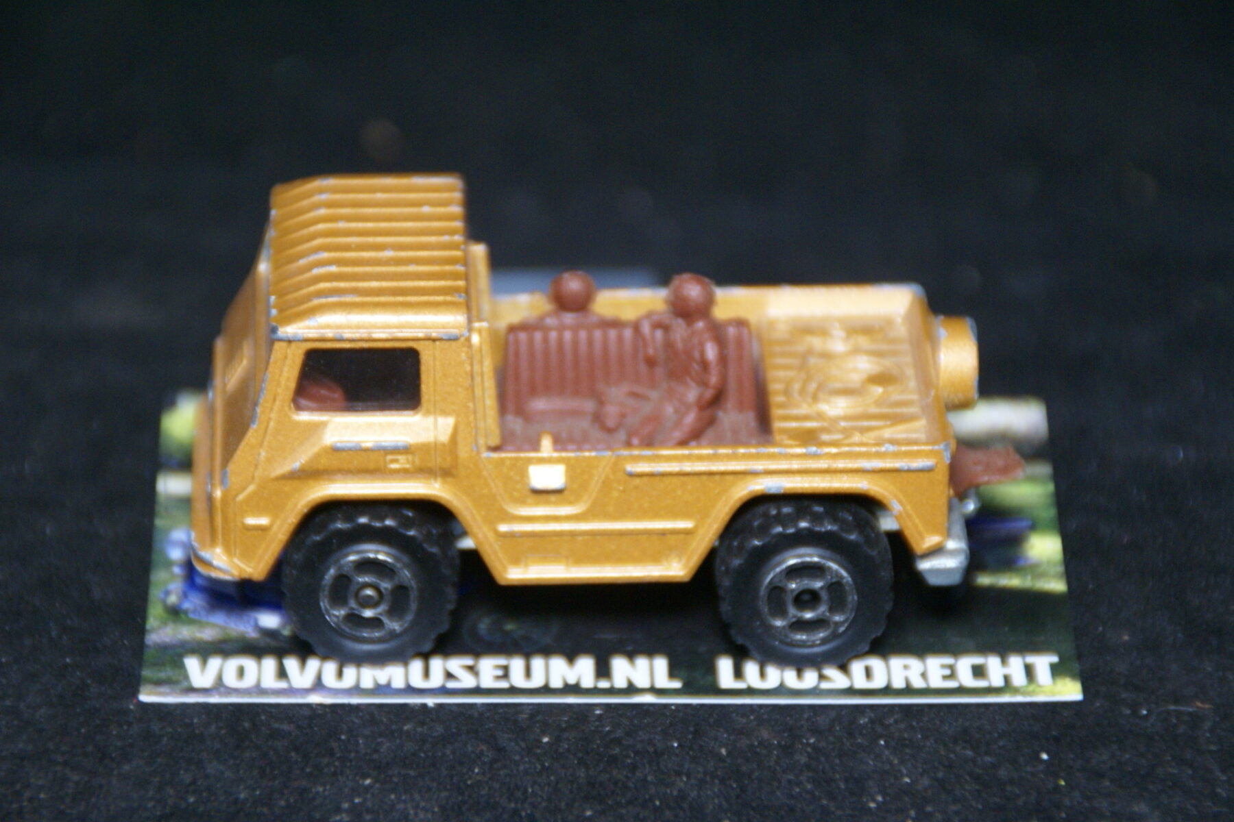 DSC02957 miniatuur Volvo C202 Laplander bruin ca 1op70 Majorette bespeeld