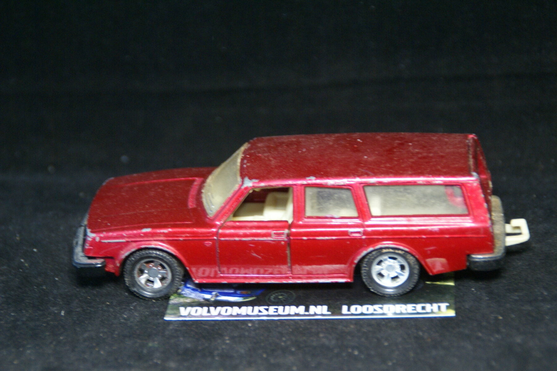 DSC03059 miniatuur Volvo 245 ca 1op36 Matchbox K-74 bespeeld