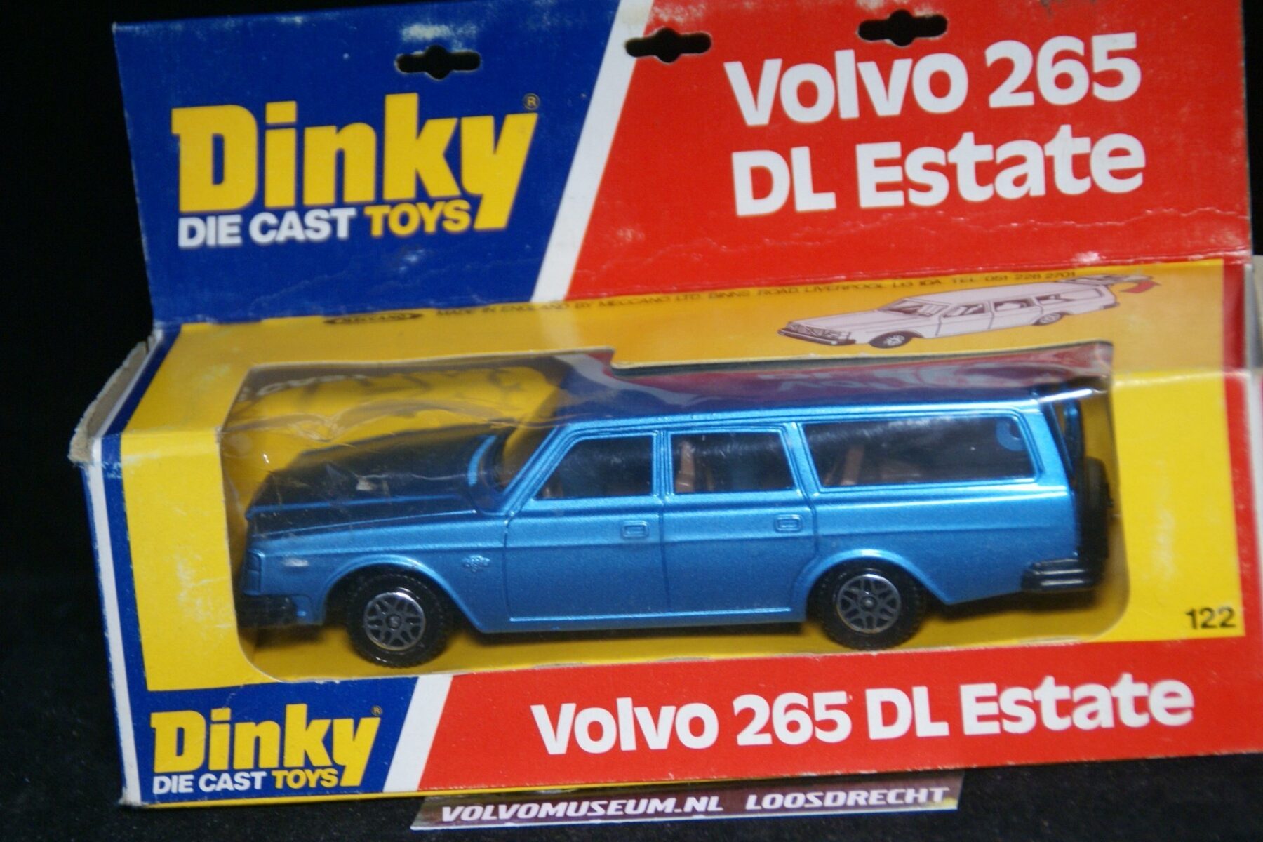 DSC03086 miniatuur Volvo 265 blauw ca 1op40 Dinky Toys 122 MB