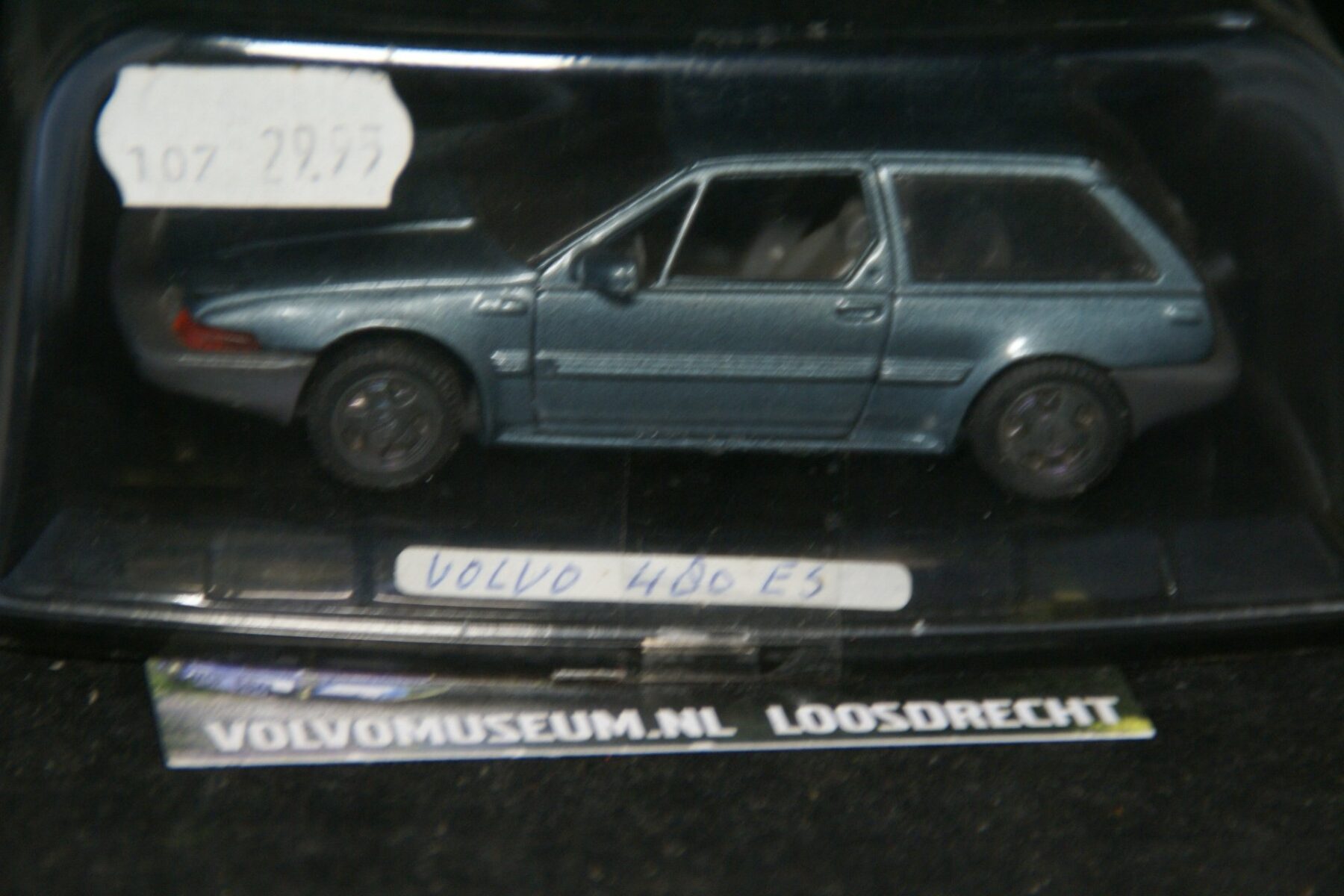 DSC03094 miniatuur Volvo 480 ES blauwmet 1op43 AHC MB