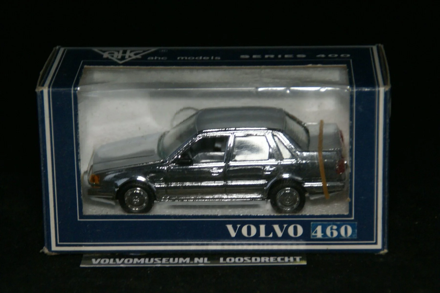 DSC03098 miniatuur Volvo 460 chroom 1op43 AHC MB