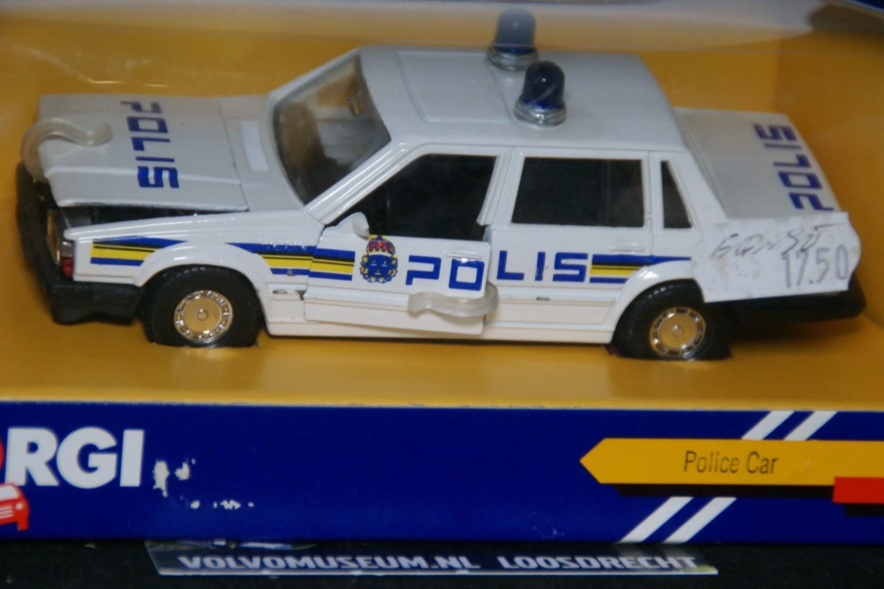 DSC03131 miniatuur Volvo 764 Zweedse polis ca 1op35 Corgi Toys MB