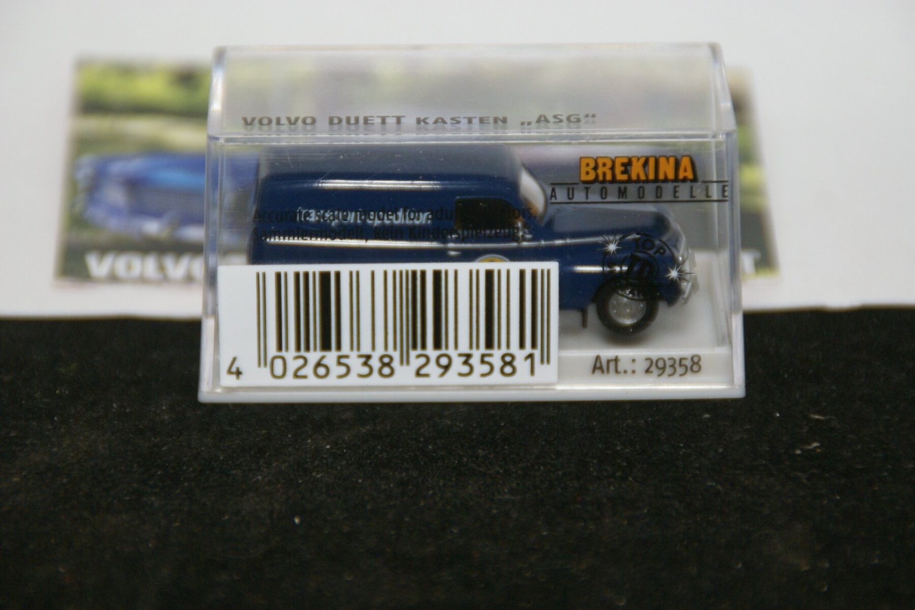 DSC03181 miniatuur Volvo Duett 210 van blauw ASG 1op87 Brekina 29358 MB