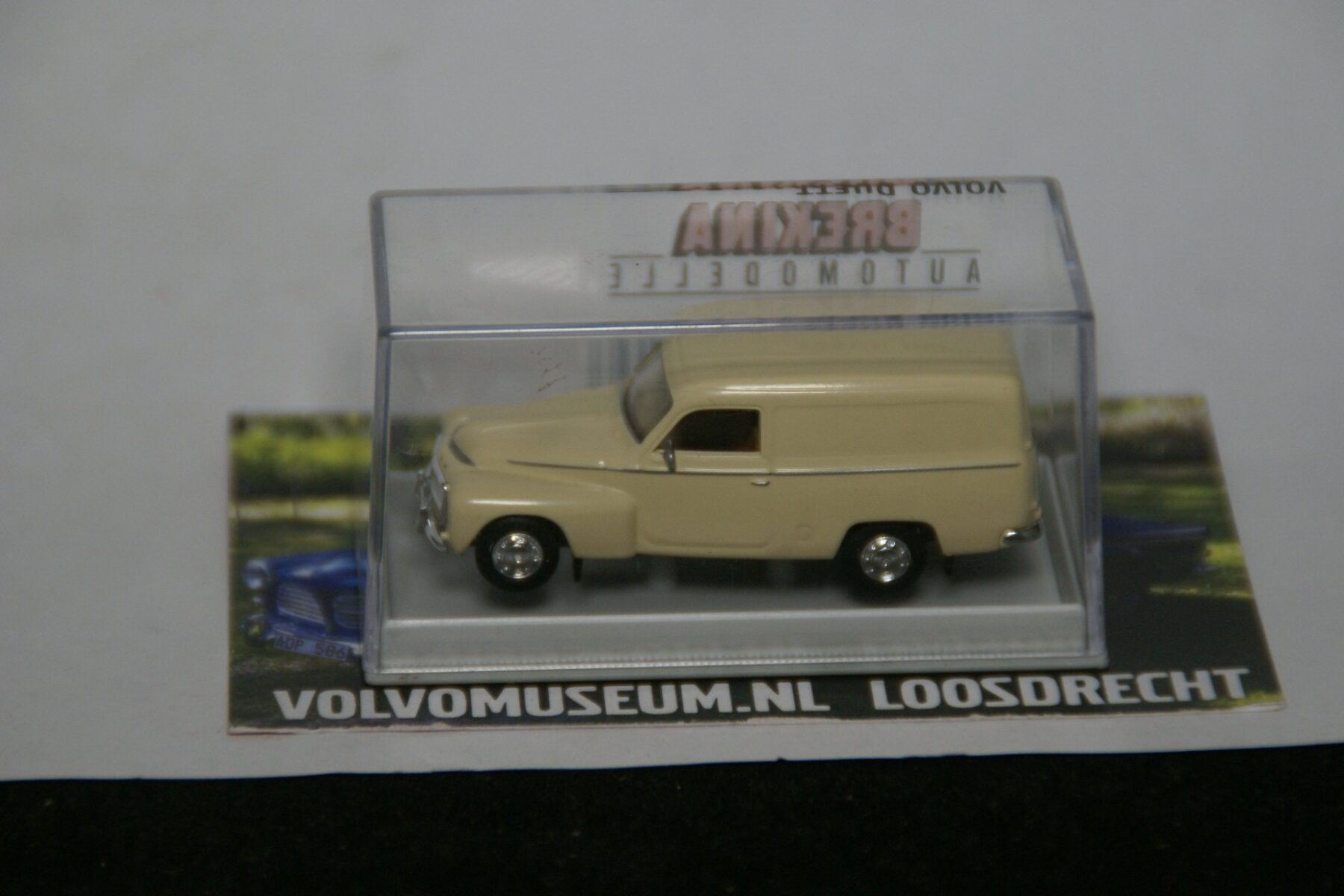 DSC03183 miniatuur Volvo Duett 210 van wit 1op87 Brekina 29352 MB