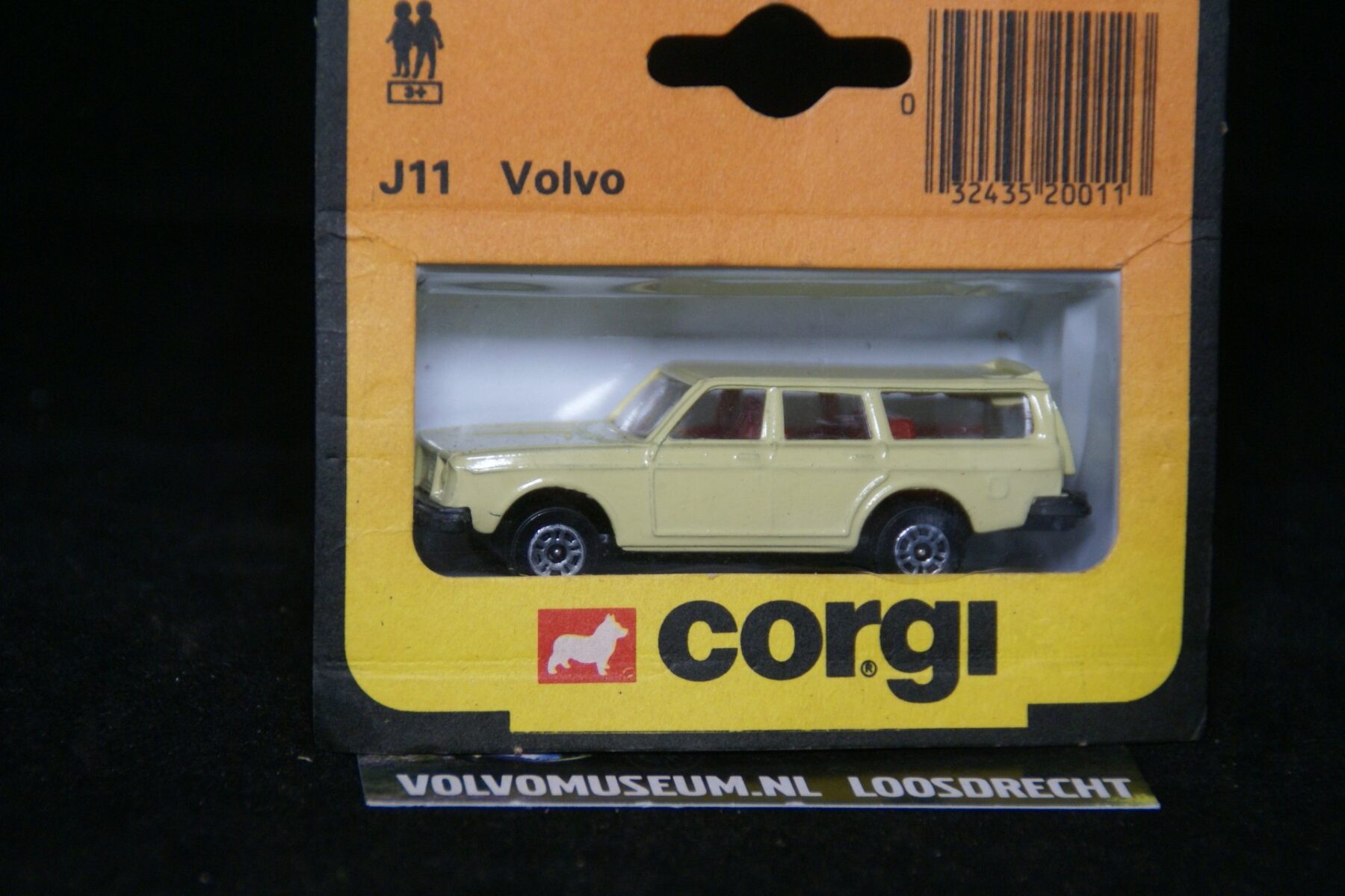 DSC03195 miniatuur Volvo 245 beige ca. 1op75 Corgi J11 MB