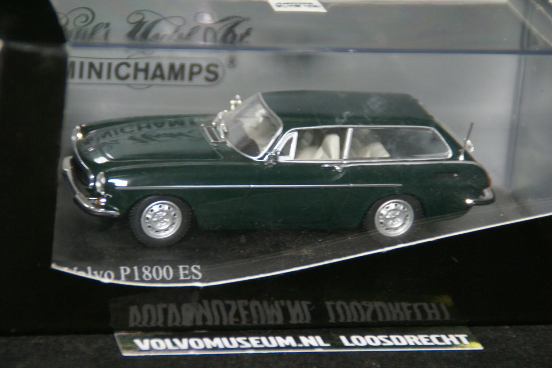 DSC03218 miniatuur 1972 Volvo P1800ES groen 1op43 Minichamps 171616 1 van 1440 MB