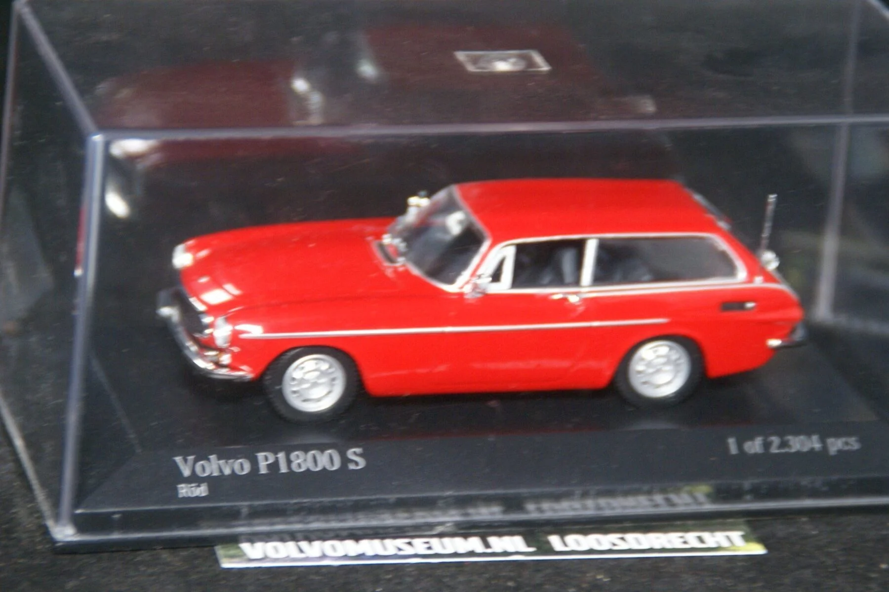 DSC03219 miniatuur 1972 Volvo P1800ES rood 1op43 Minichamps 1 van 2304 MB
